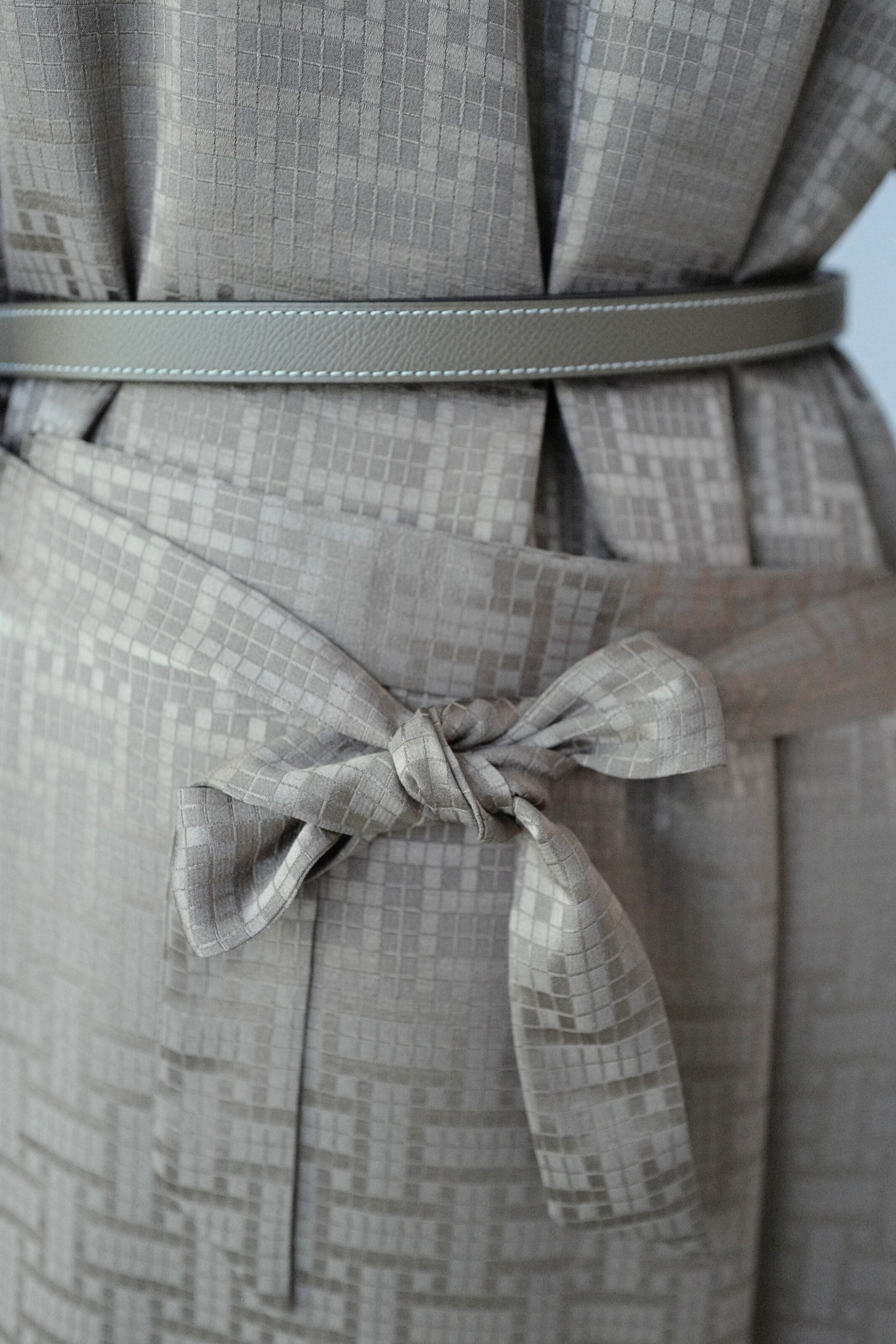 NEW Hermès Mosaique Belted Caftan Dress in Jacquard Silk Gris Étoupe Size 36