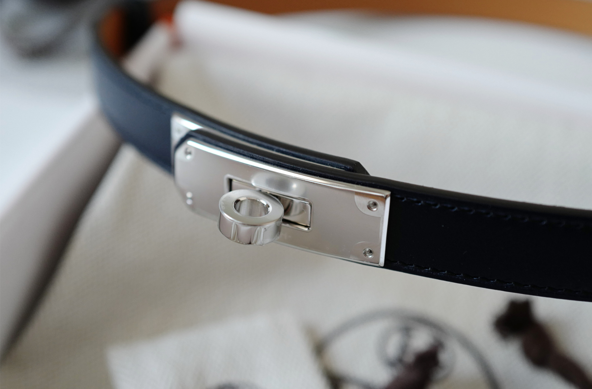 BNIB Hermès Kelly 18 Belt Hunter Leather in Bleu Indigo Palladium HW