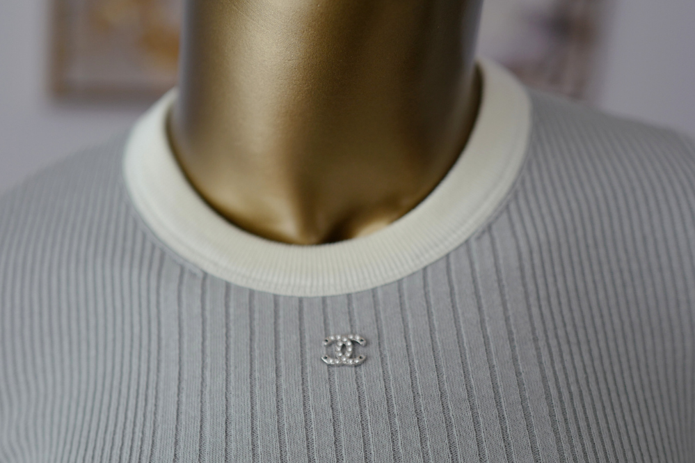 NEW Chanel Coco Beach 2025 Collection T-Shirt Grey size 34