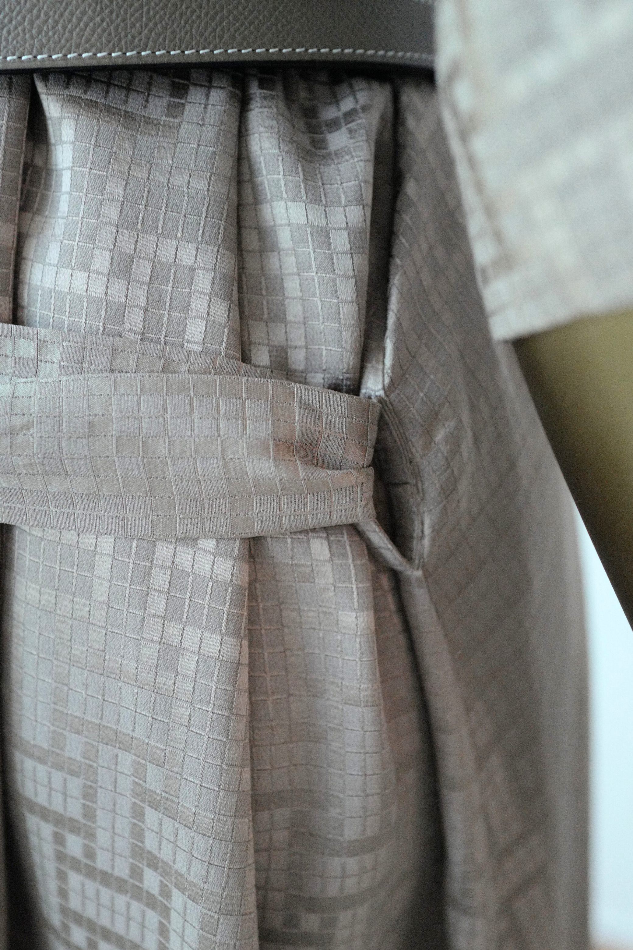 NEW Hermès Mosaique Belted Caftan Dress in Jacquard Silk Gris Étoupe Size 36