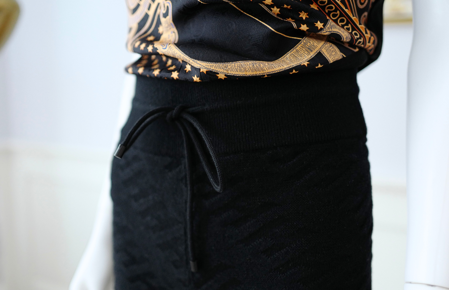 Hermes RTW Short Maille Loungewear Voyage Noir Black Size 36