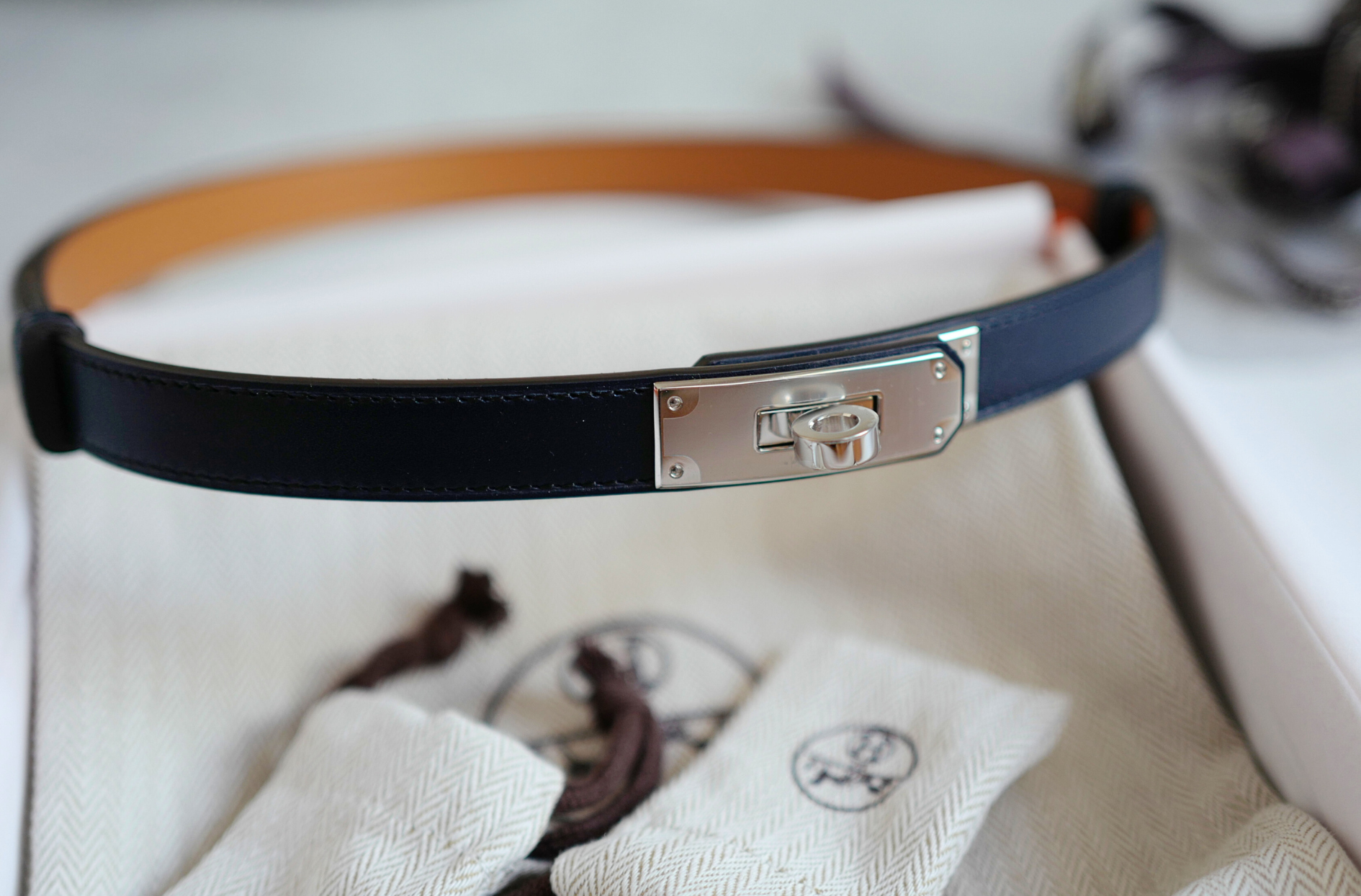 BNIB Hermès Kelly 18 Belt Hunter Leather in Bleu Indigo Palladium HW