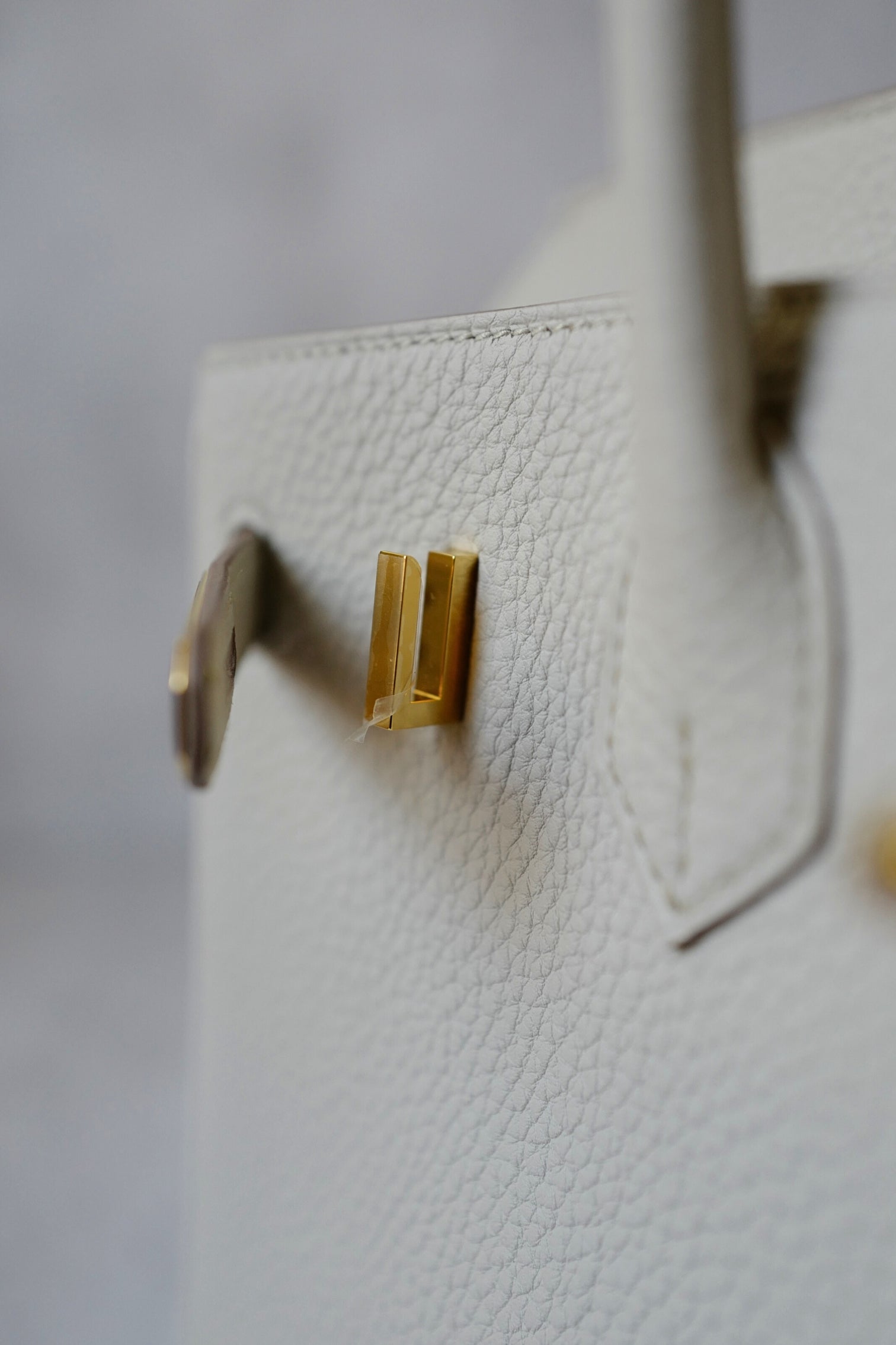 BNIB Hermès Birkin 25 Bag Beton Veau Togo Leather with Gold Hardware K 2025