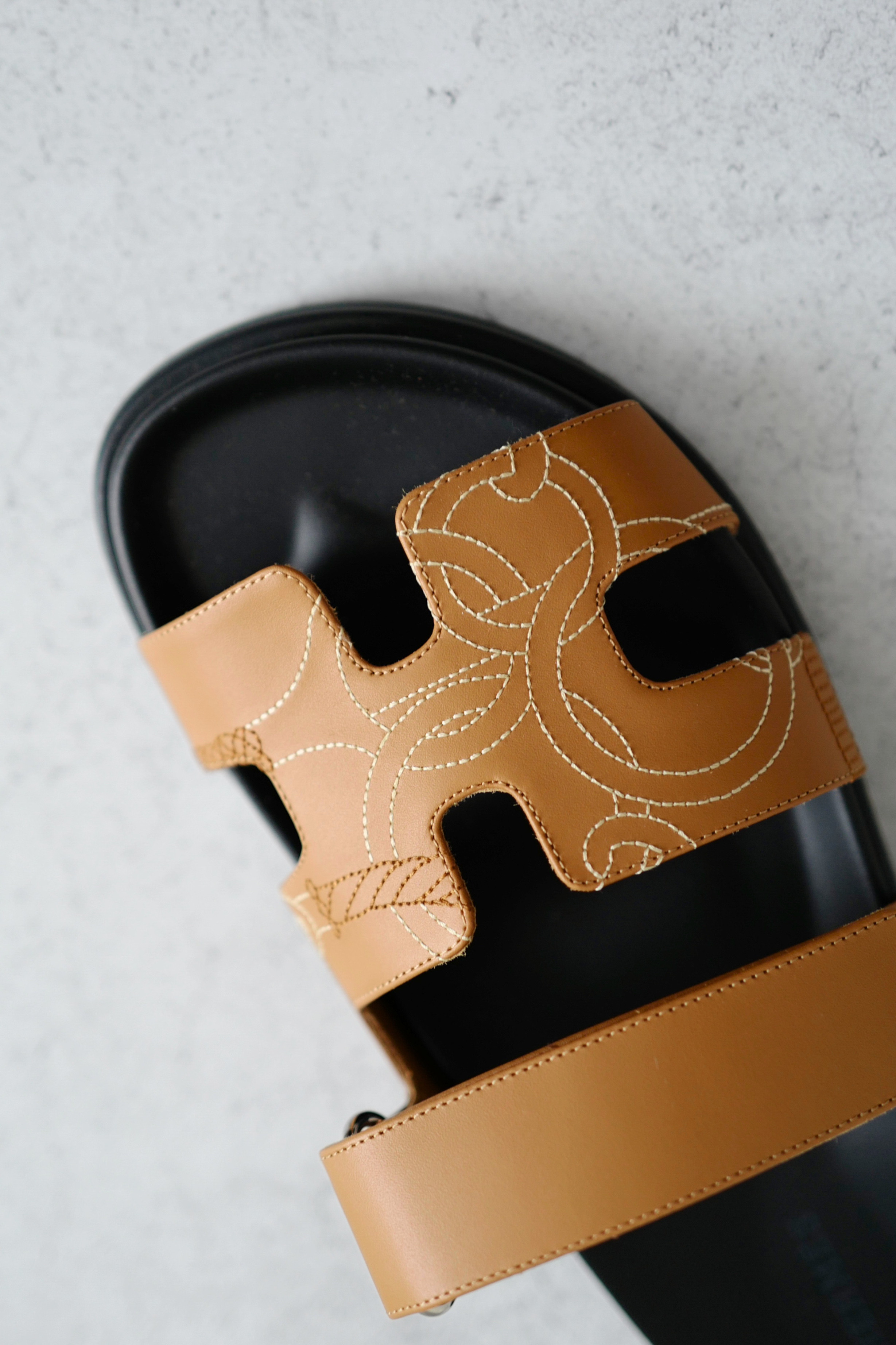 Hermès Chypre Sandal Naturel Panoplie Equestre Embroidered Calfskin Size 38