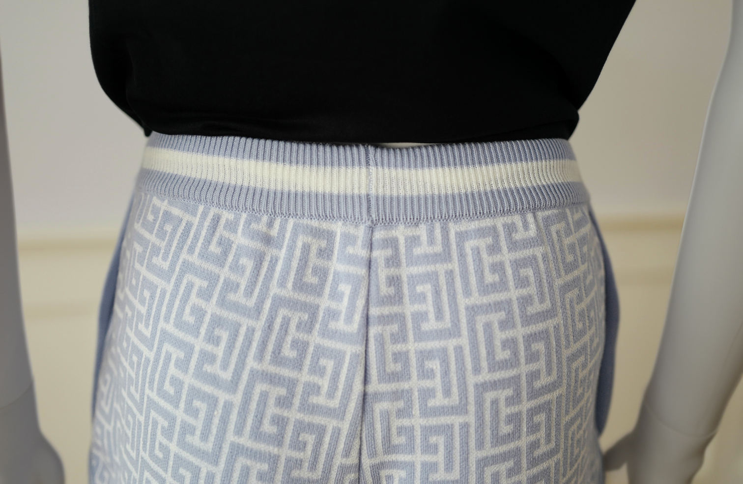 Balmain Monogram Jacquard Wool Blend Tennis Shorts size 36 NEW