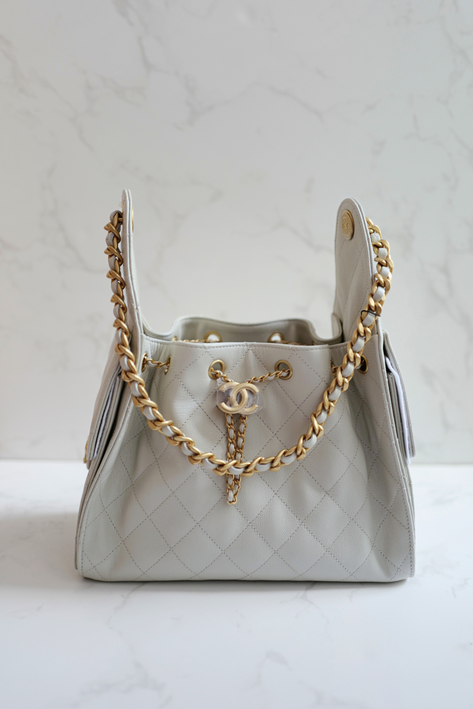 NEW CHANEL 2025 25B Small Hobo Bag Grained Calfskin Light Grey GHW