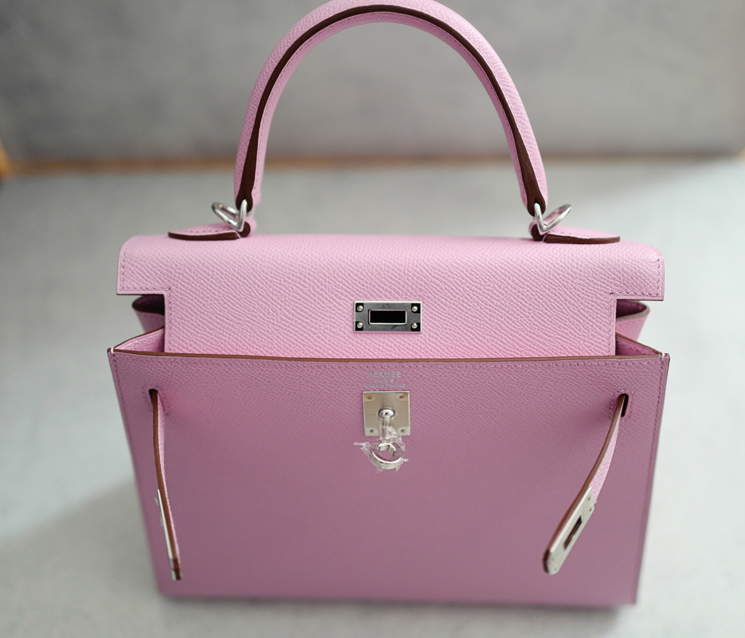 NEW Hermès Kelly 25 Sellier Mauve Sylvestre Epsom Leather Palladium Hardware Stamp U 2023