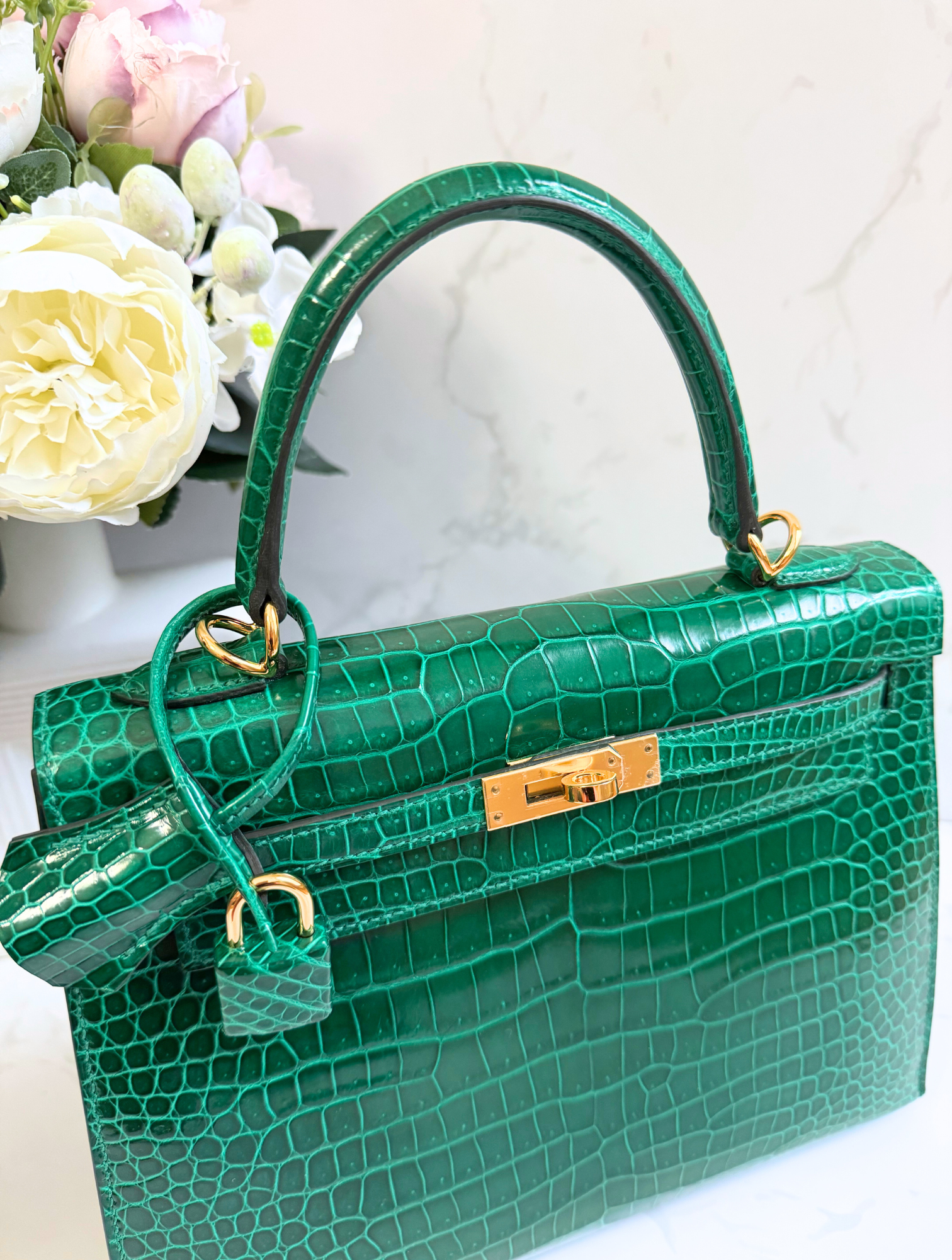 Hermes Kelly 25 Vert Emeraude Shiny Porosus Gold HW New Condition Complete Rec