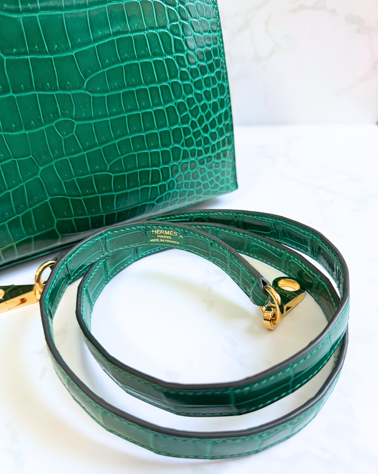 Hermes Kelly 25 Vert Emeraude Shiny Porosus Gold HW New Condition Complete Rec