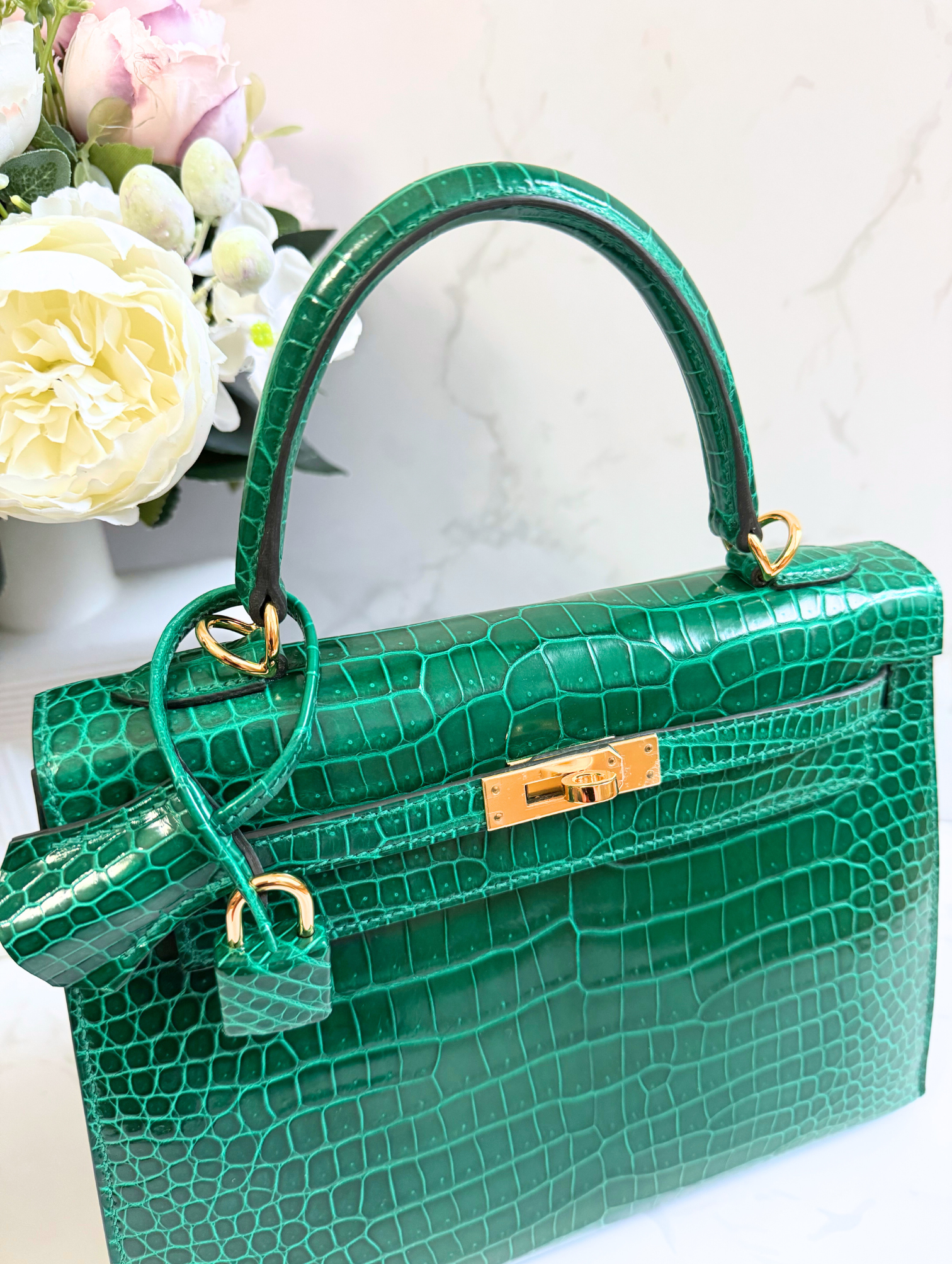 Hermes Kelly 25 Vert Emeraude Shiny Porosus Gold HW New Condition Complete Rec