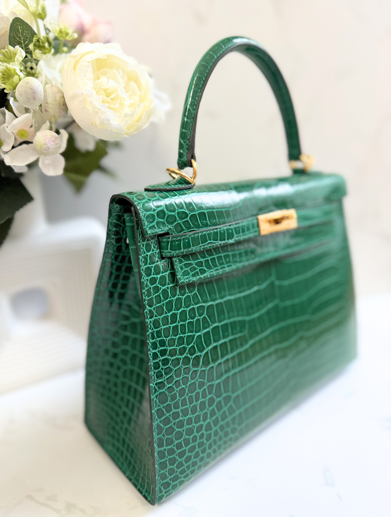 Hermes Kelly 25 Vert Emeraude Shiny Porosus Gold HW New Condition Complete Rec