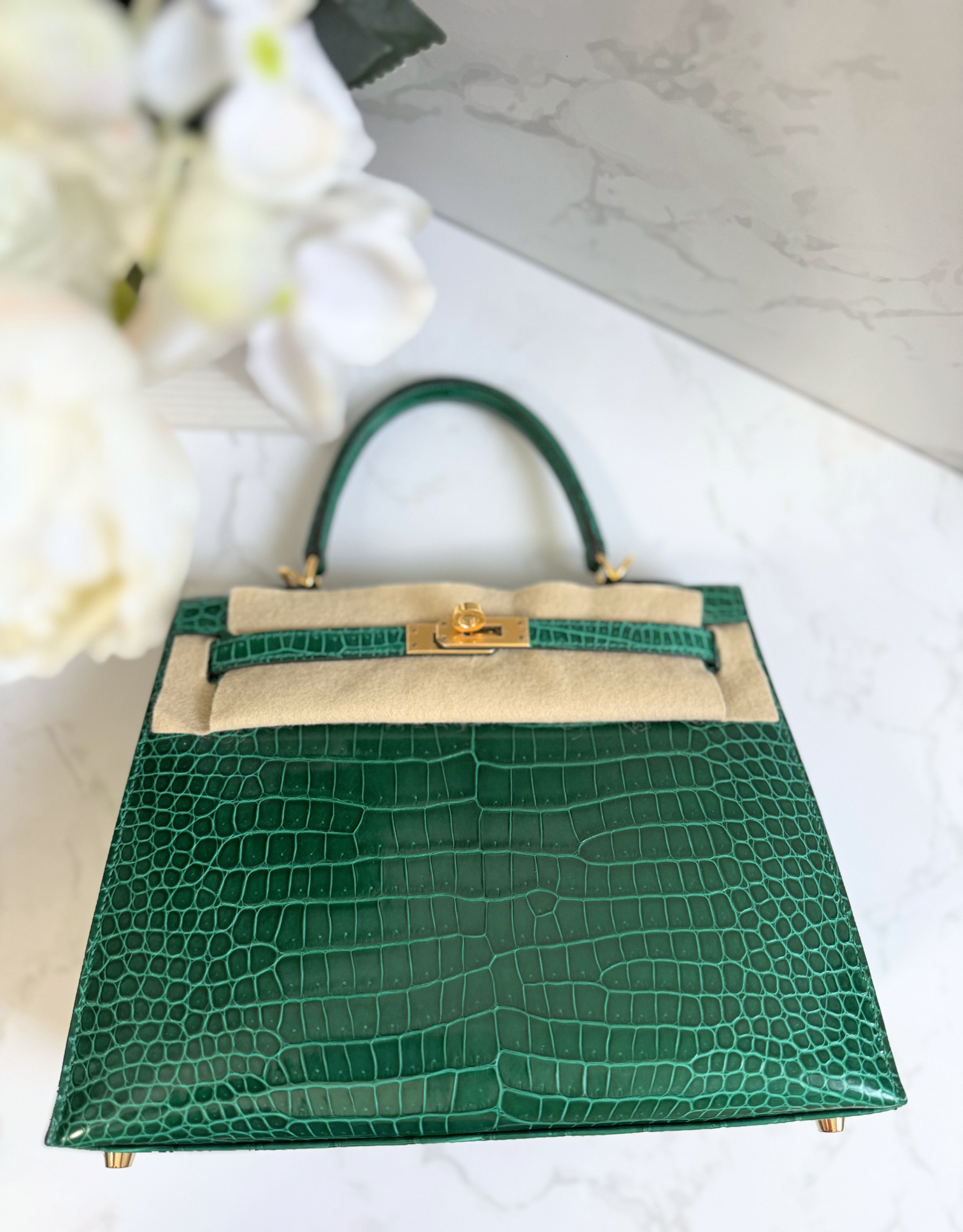 Hermes Kelly 25 Vert Emeraude Shiny Porosus Gold HW New Condition Complete Rec