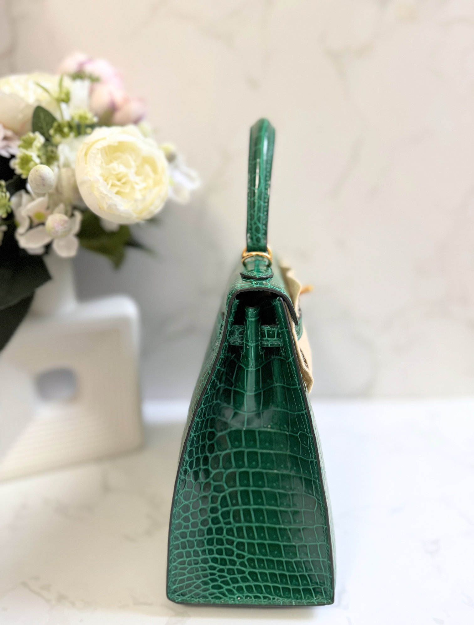 Hermes Kelly 25 Vert Emeraude Shiny Porosus Gold HW New Condition Complete Rec