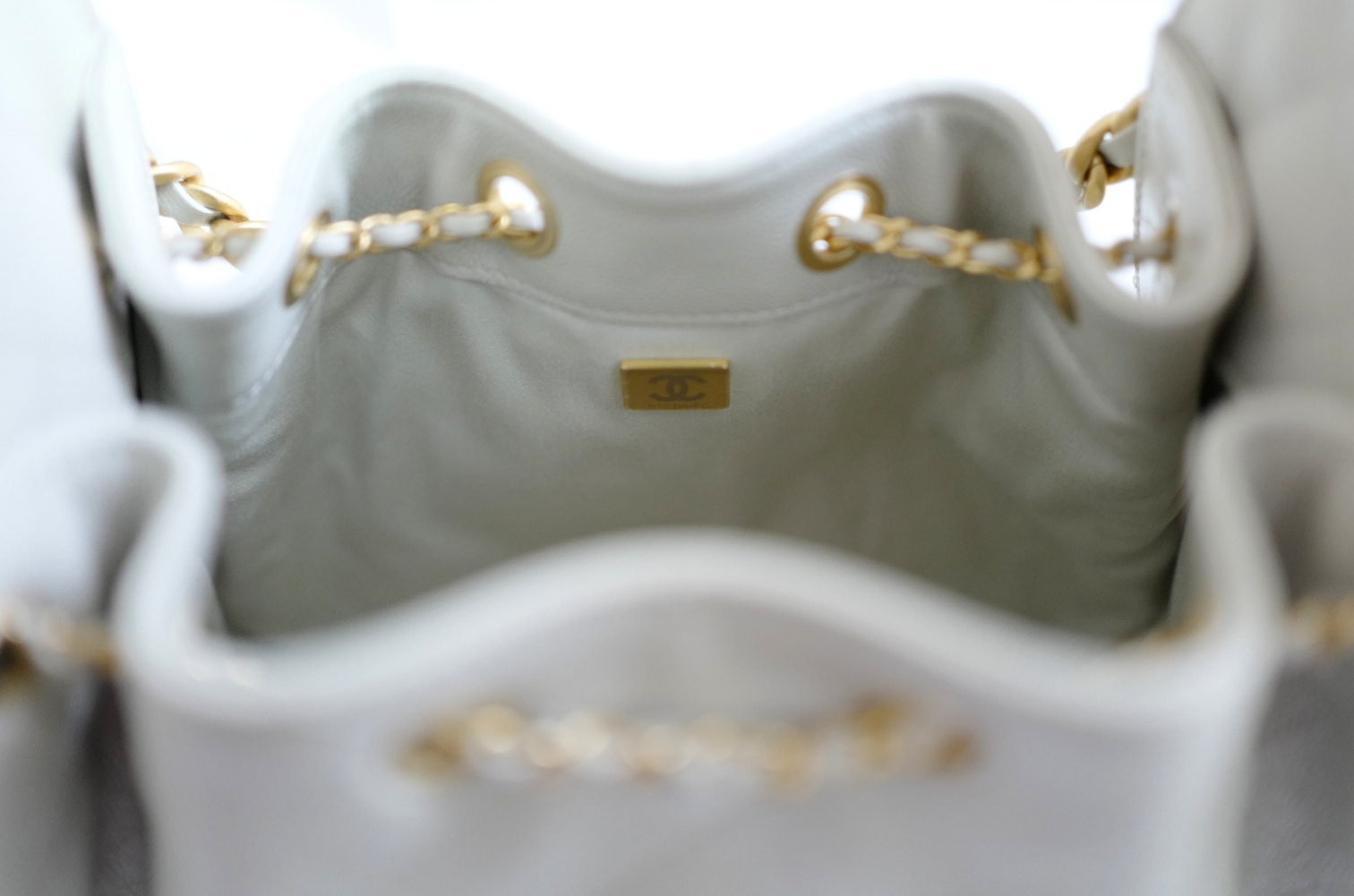 NEW CHANEL 2025 25B Small Hobo Bag Grained Calfskin Light Grey GHW