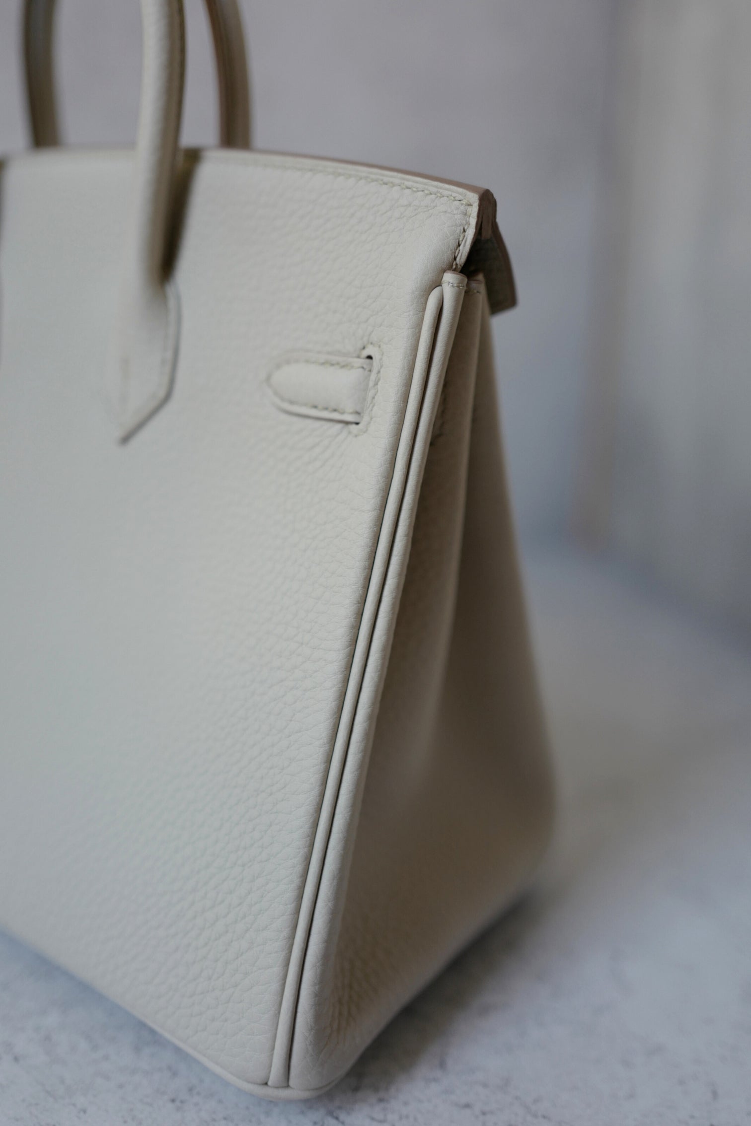 BNIB Hermès Birkin 25 Bag Beton Veau Togo Leather with Gold Hardware K 2025