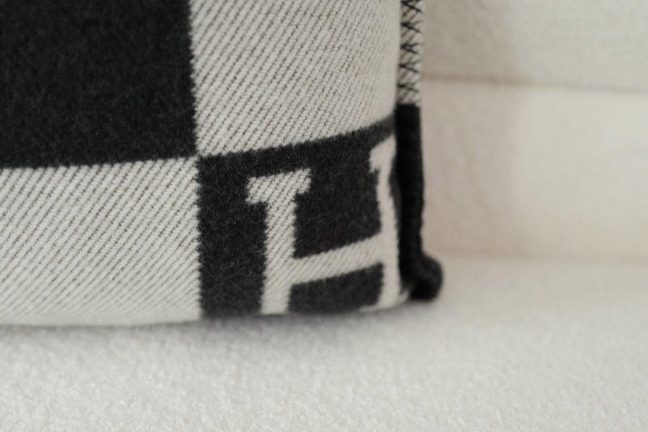 NEW Hermes Avalon Pillow Small Model Ecru Gris Fonce Jacquard Wool Cashmere