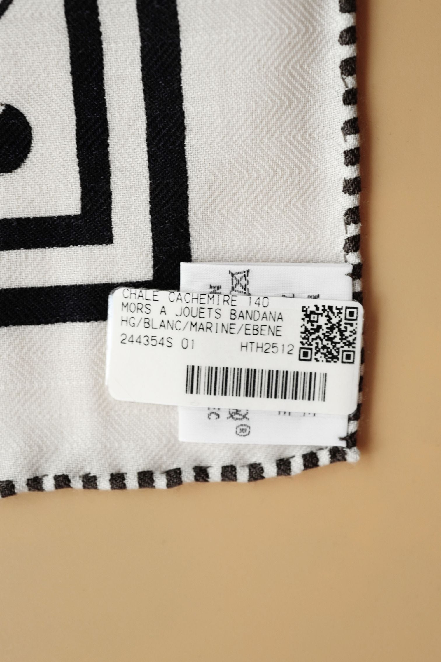 Hermès Mors a Jouets Bandana Shawl 140 Blanc/Bleu Marine/Ébène Cashmere Silk