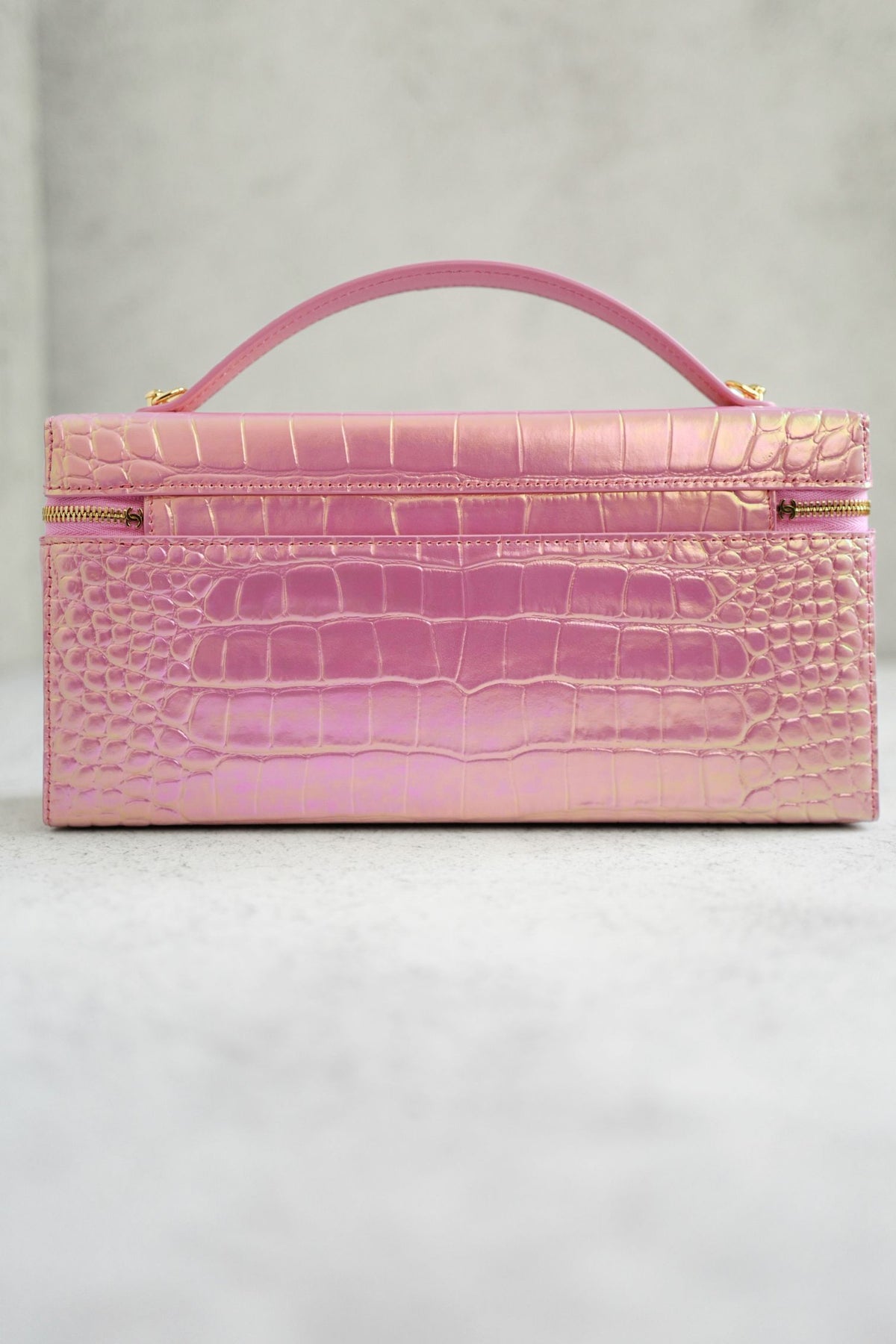 NEW Chanel 26K Vanity with Chain Rose Crocodile Embossed Calfskin Leather GHW