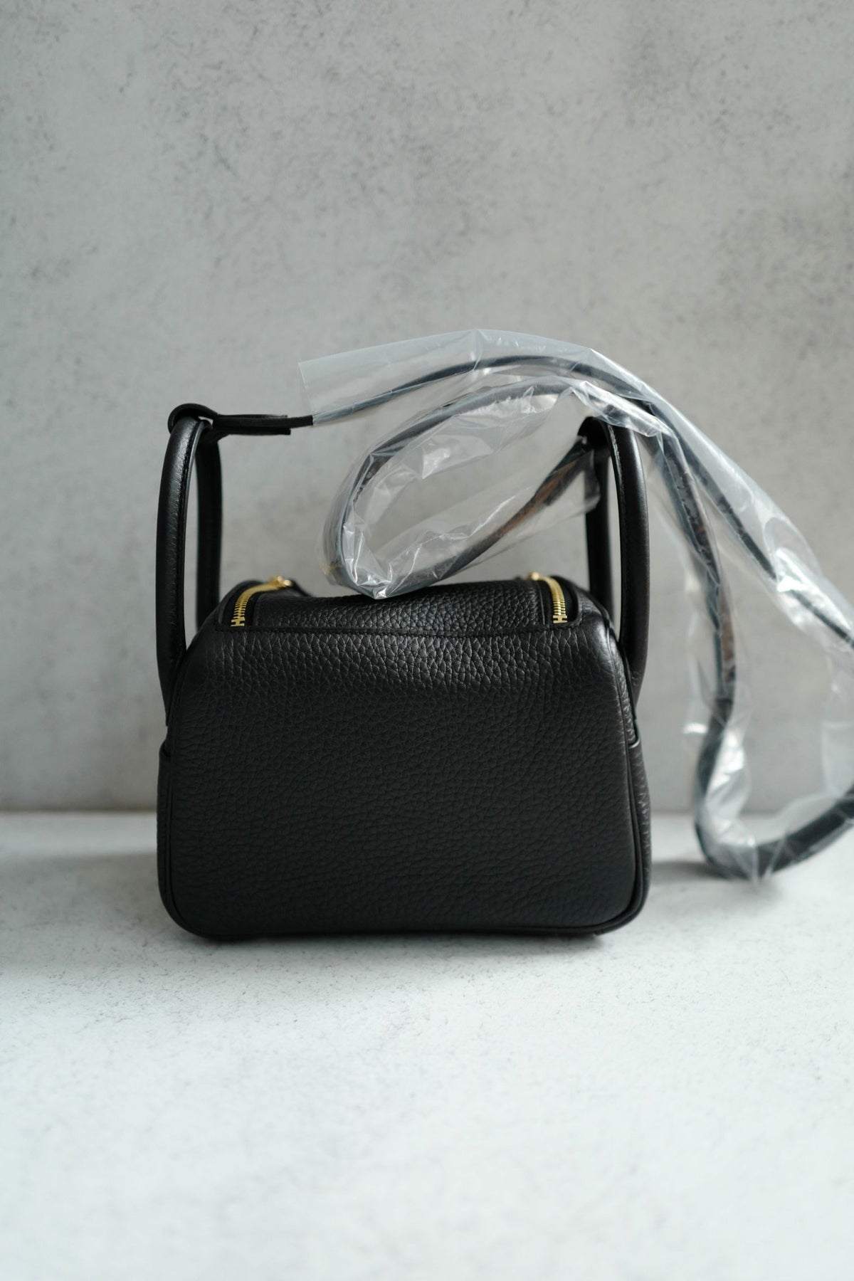 Brand New Hermès Mini Lindy Black Noir Clemence Gold Hardware U 2023