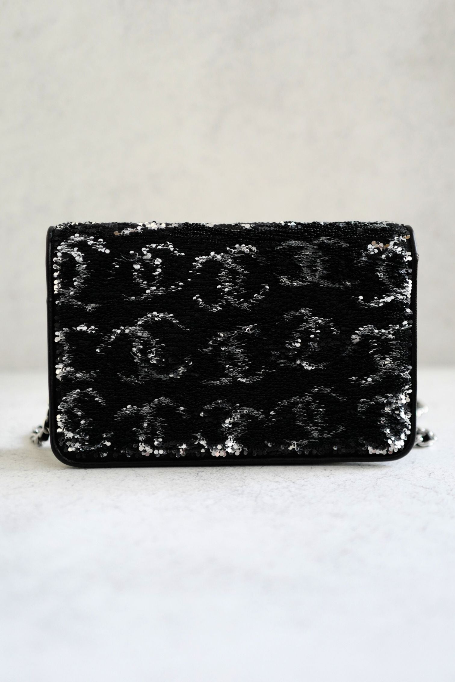 New 23K Chanel Classic Reversible Sequin CC Wallet On Chain Handbag
