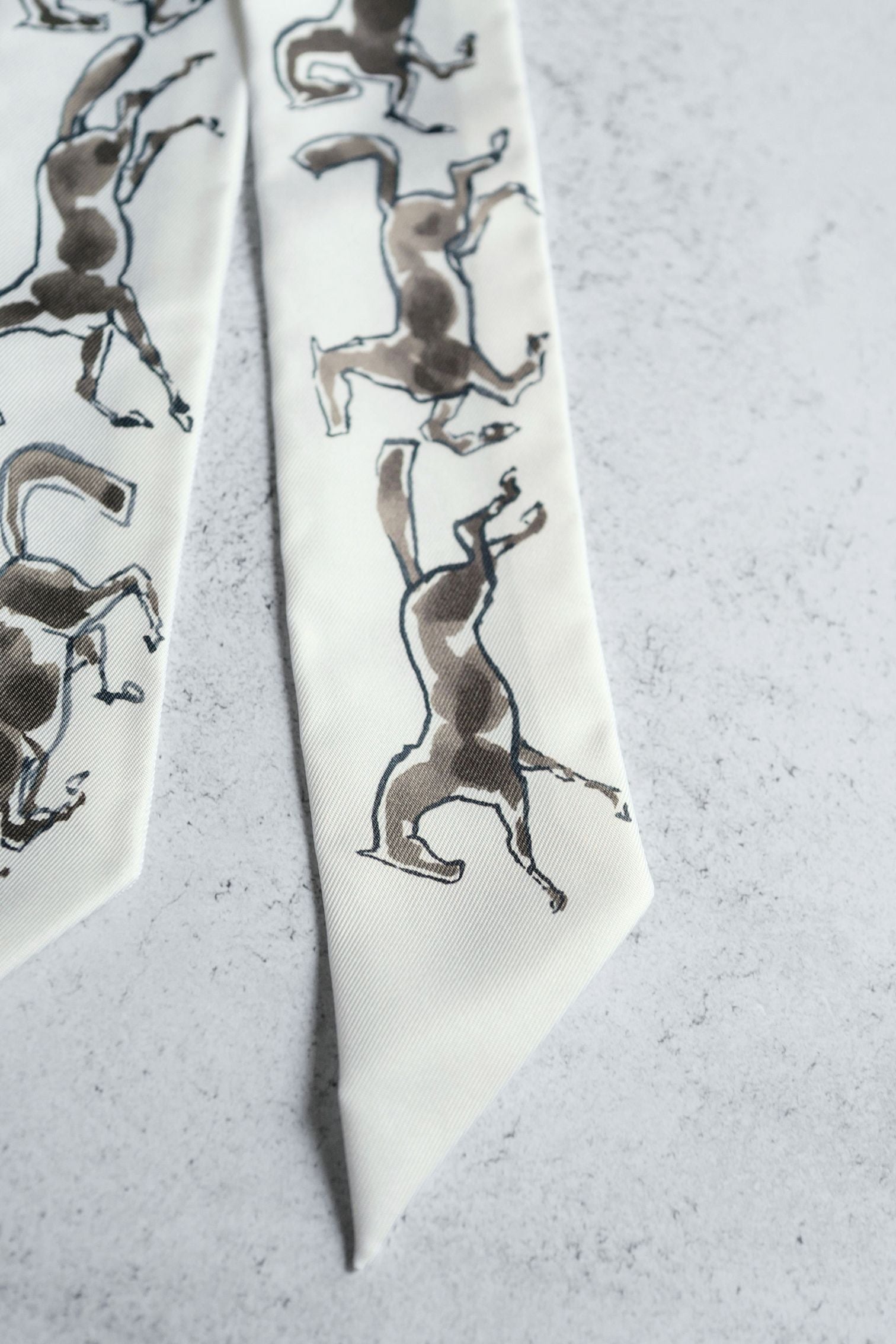 Hermès Chevaux en Liberte Twilly Blanc / Vert de Gris / Bronze 100% Silk