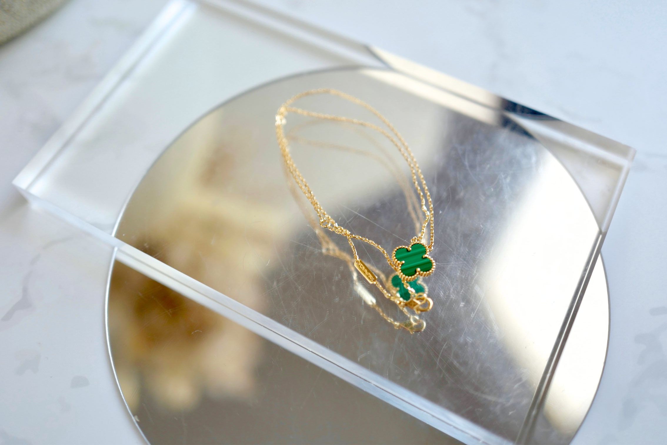 BNIB Van Cleef & Arpels Alhambra Malachite Pendant Necklace in 18K Yellow Gold