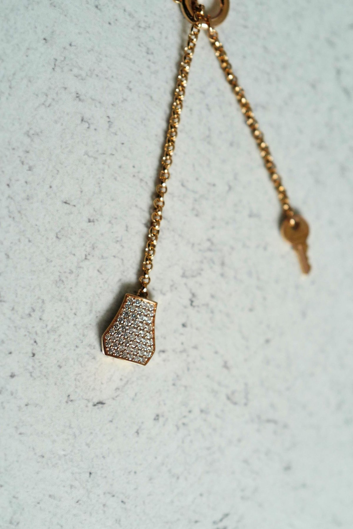 New Hermes Kelly Clochette Necklace pm dia 18k Rose Gold With Diamonds $11K