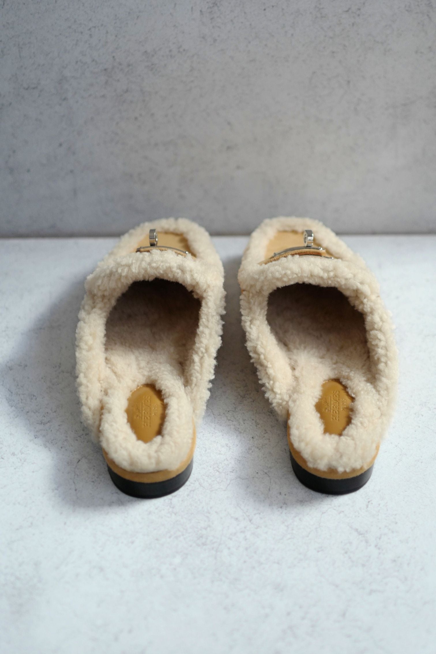 BNIB Hermes Oz Mule Shearling Miel / Ecru Suede Palladium Hardware size 38