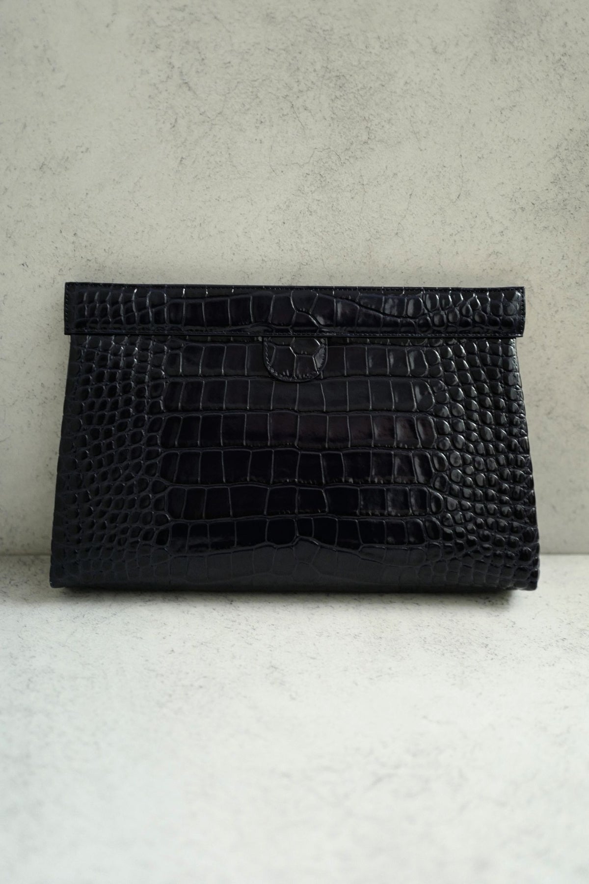 NEW Chanel 26K Clutch Navy Blue Crocodile Embossed Calfskin Leather GHW