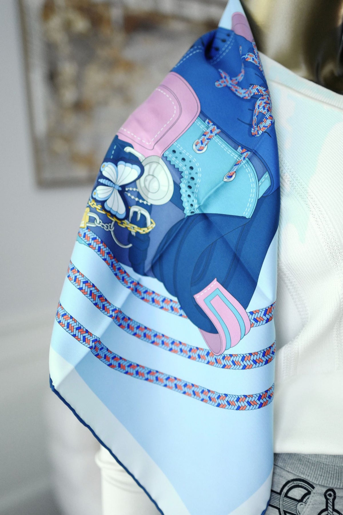 Hermes Derby 2000 Scarf 90 Bleu Ciel / Marine / Vieux Rose 100% Silk