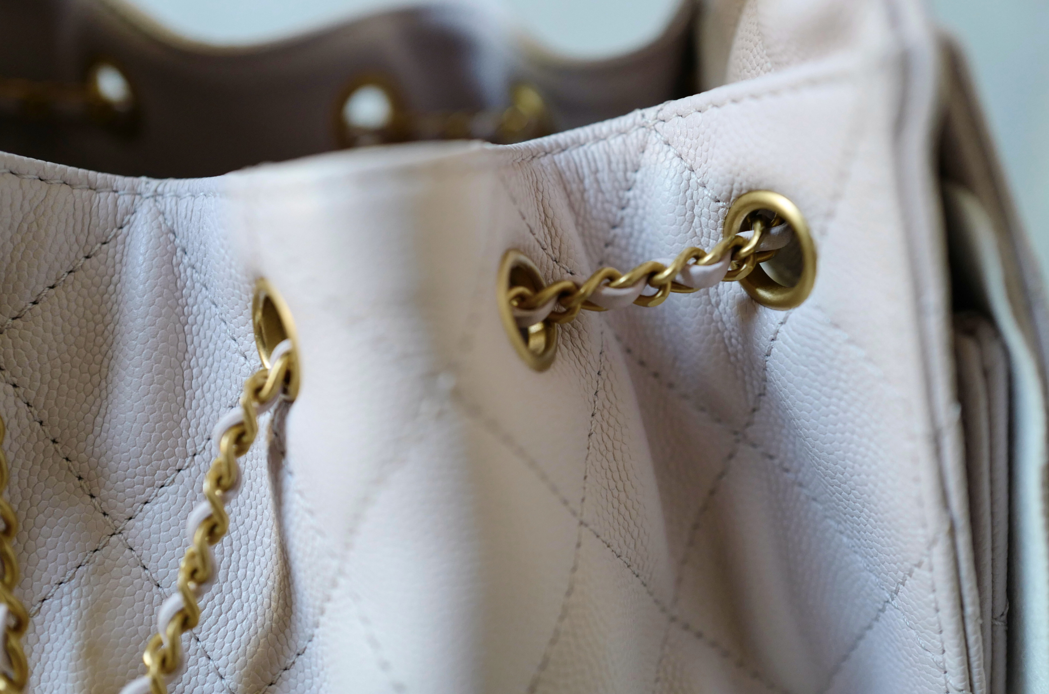 BNIB Chanel 25K Small Hobo Bag Light Pink Grained Calfskin with Gold Hardware