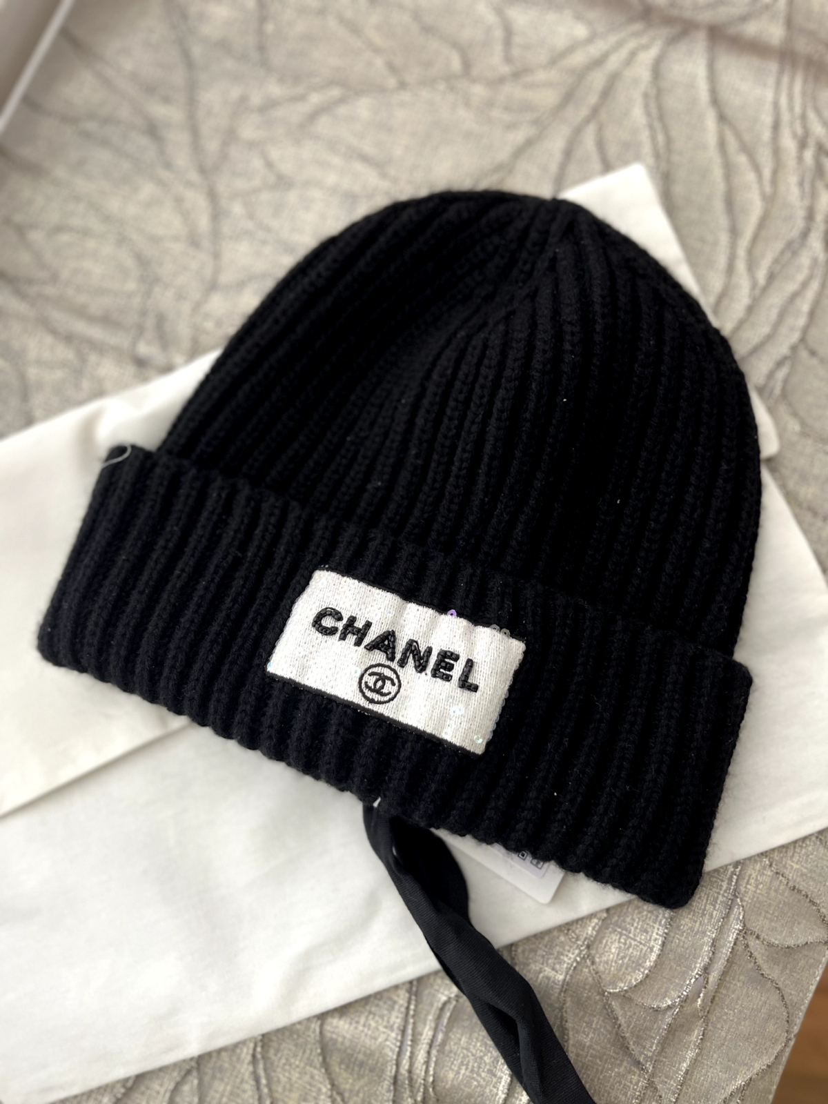 Chanel Black Cashmere Beanie Sequin CHANEL Logo Hat New 23