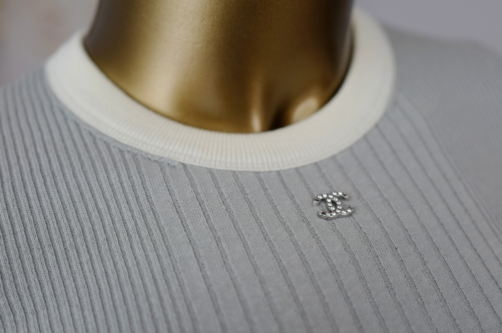 NEW Chanel Coco Beach 2025 Collection T-Shirt Grey size 34