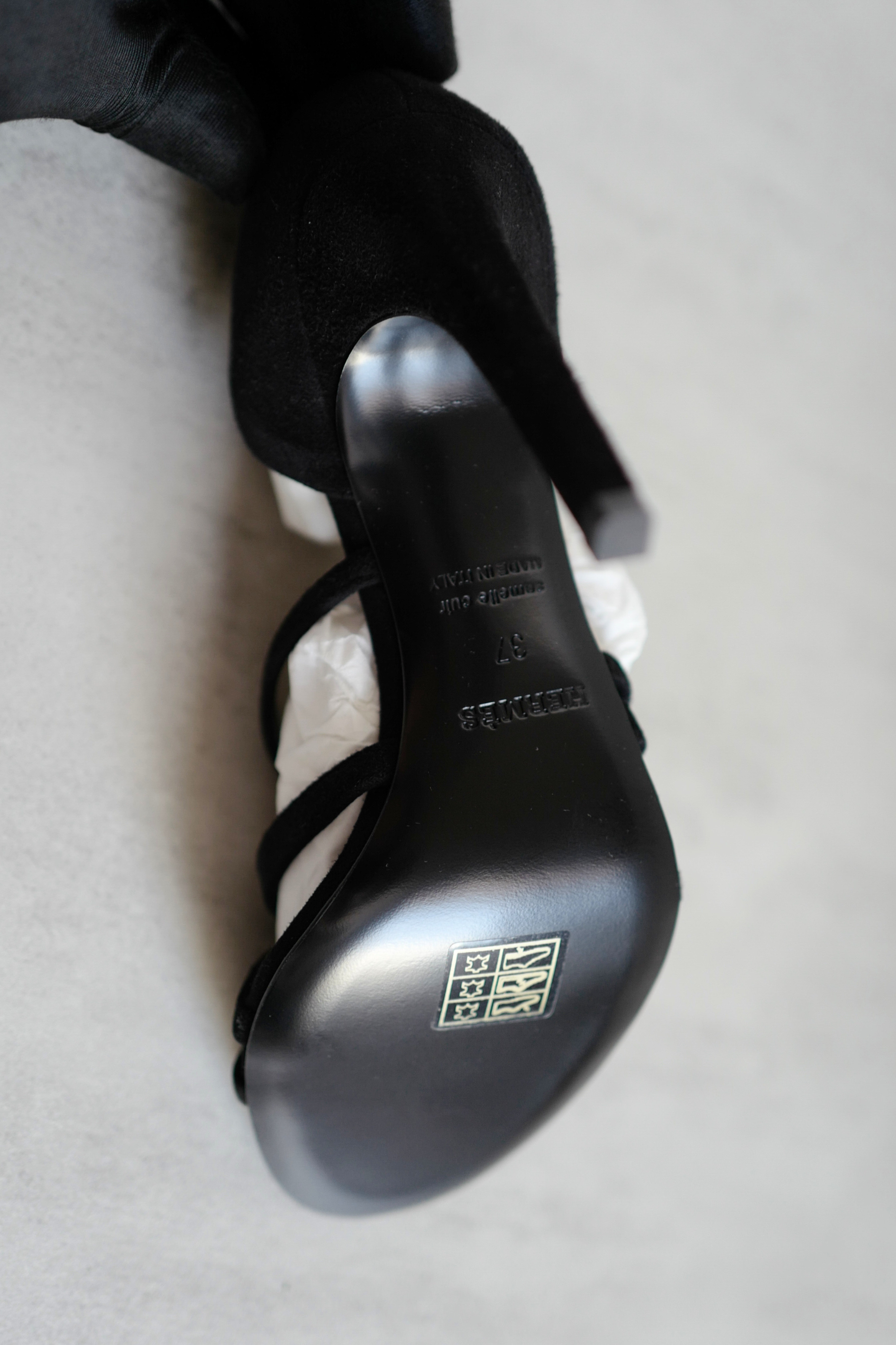Hermès Lipstick 105 Sandal Noir Black Suede Strappy High Heels Size 37