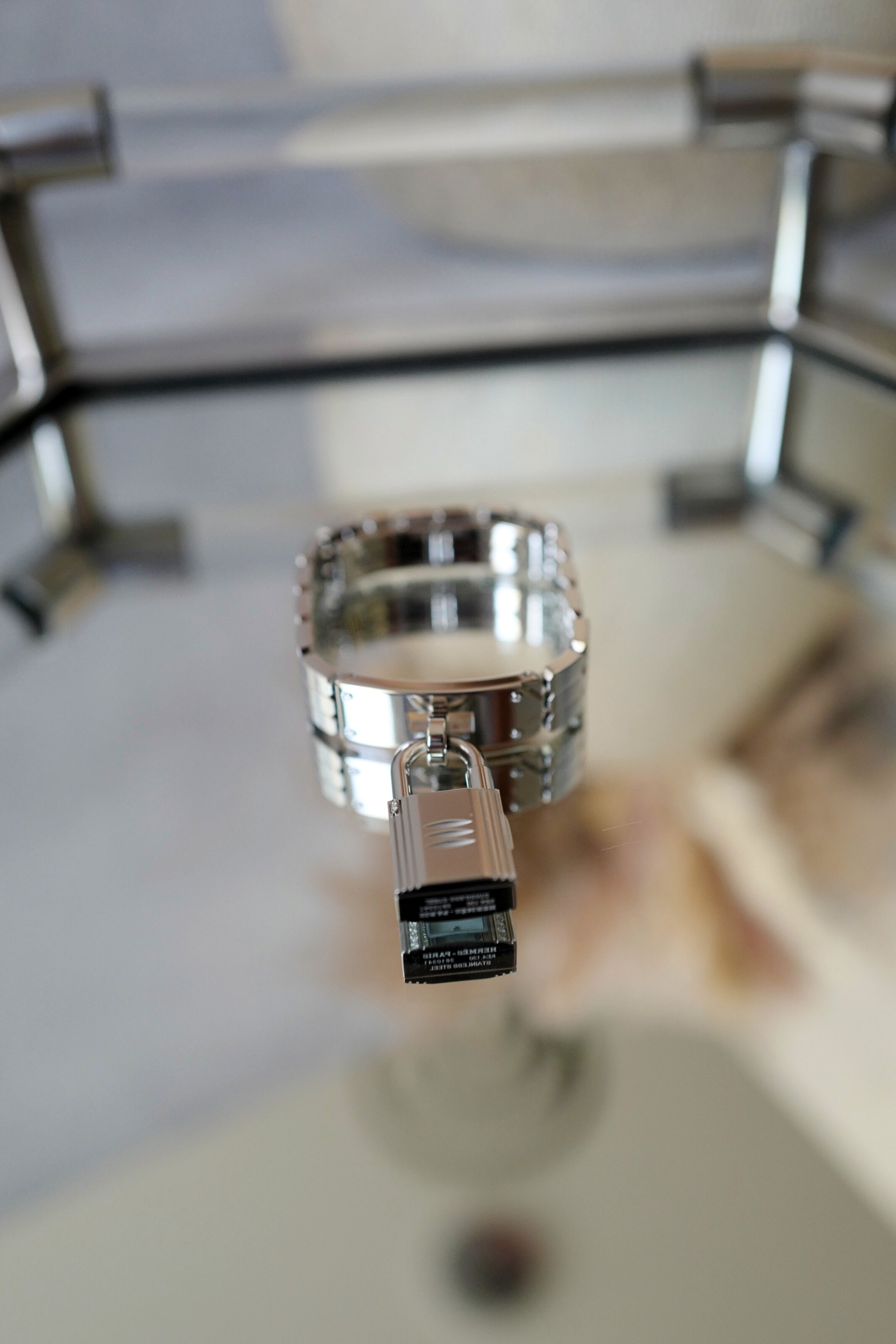 BNIB Hermès Mini Kelly Watch 16mm Sans Coloris with Diamonds