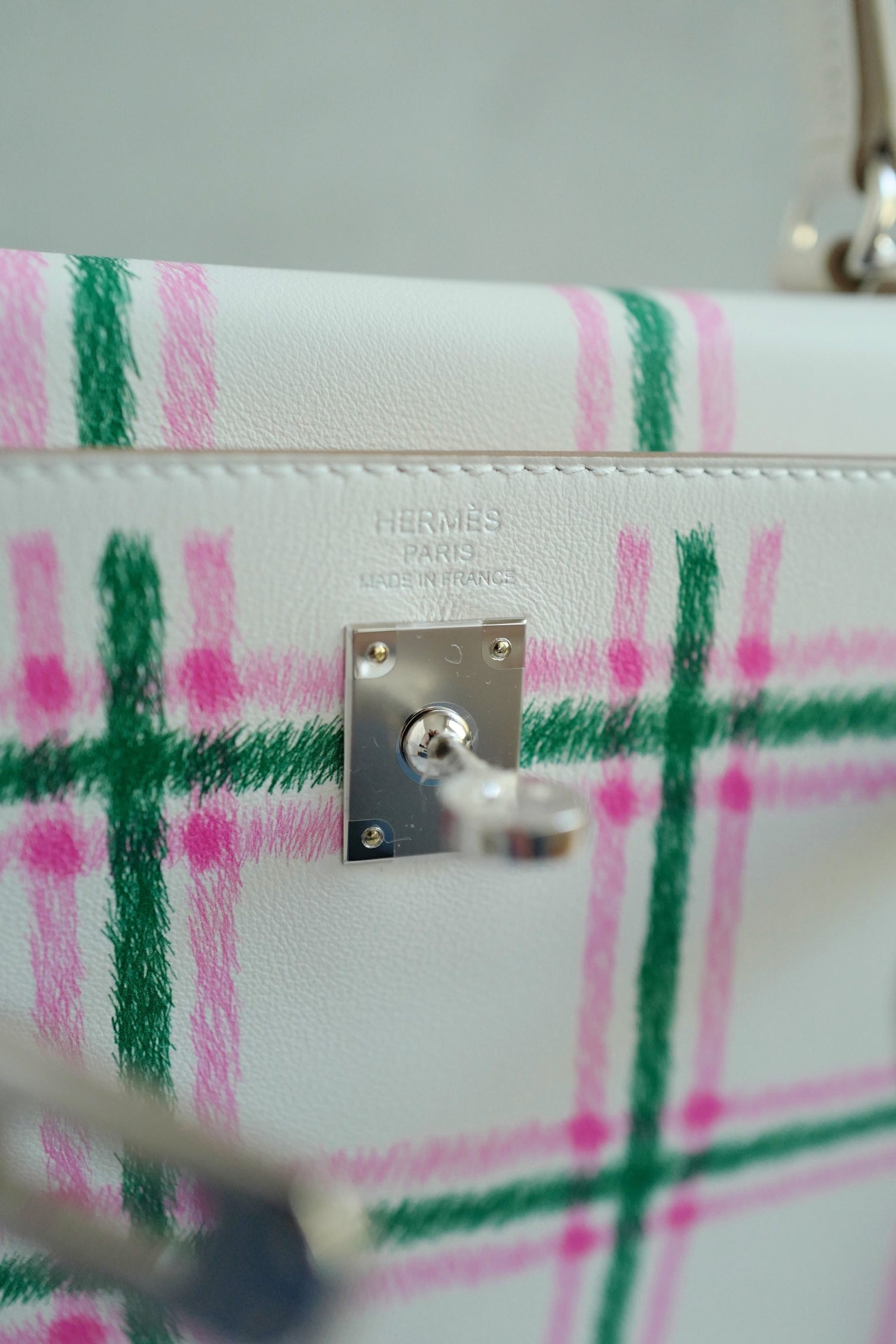 BNIB Hermès Kelly 25 Sellier Tartan Pattern White Leather Handbag With Palladium Hardware
