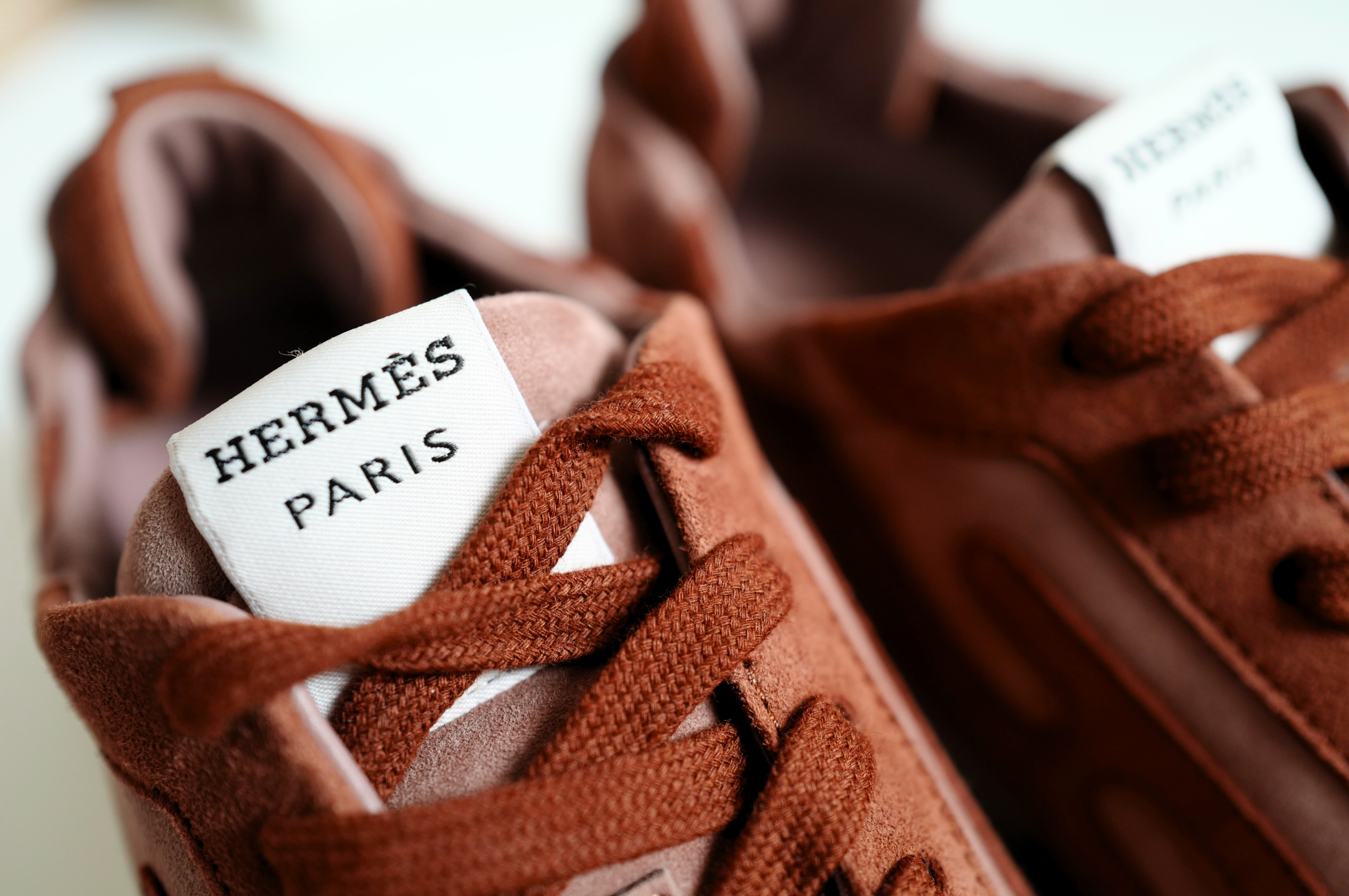BNIB Hermes Women Sneakers Jet Velvet Rose Antique/Rouge size 38