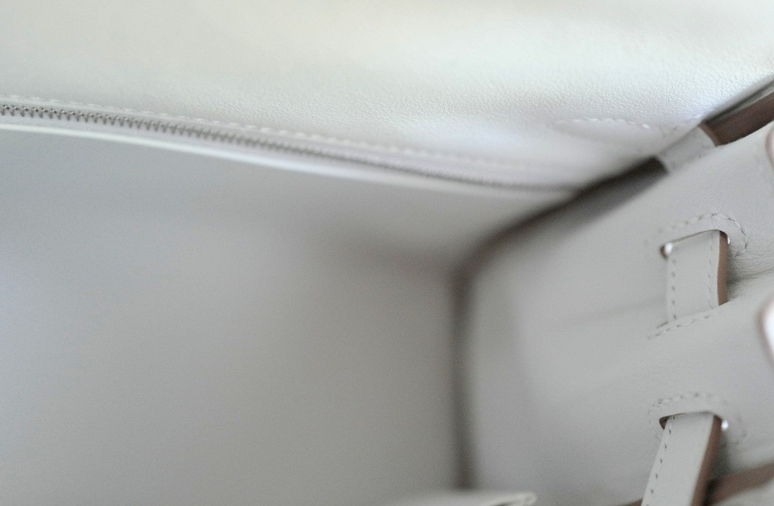 BNIB Hermès Kelly 25 Sellier Tartan Pattern White Leather Handbag With Palladium Hardware