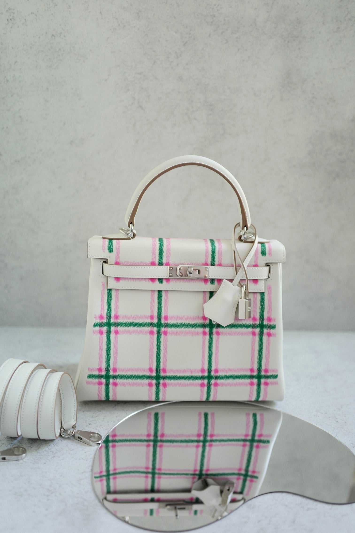 BNIB Hermès Kelly 25 Sellier Tartan Pattern White Leather Handbag With Palladium Hardware