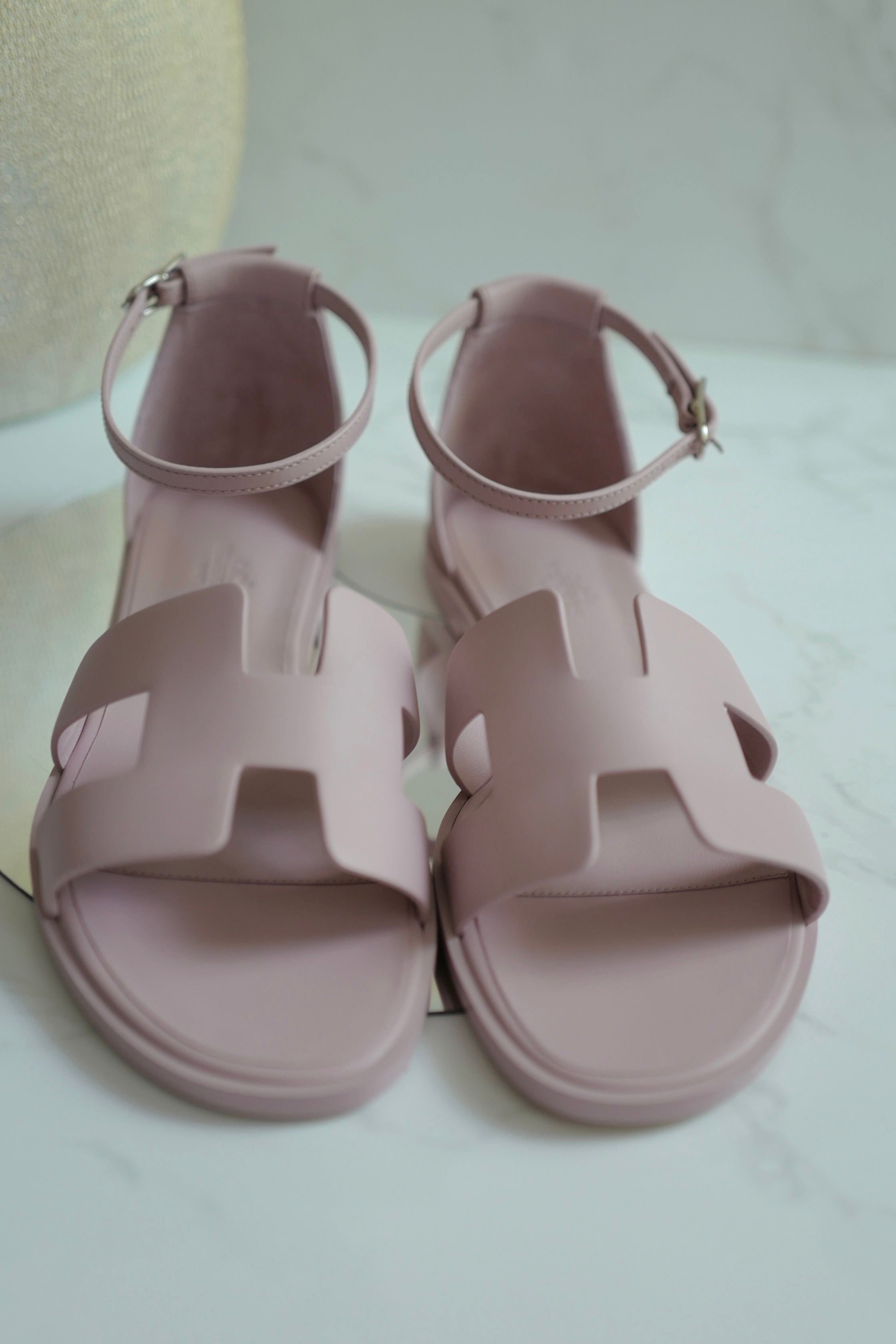 BNIB Hermes Santorini Sandal In rose cancan Size 39