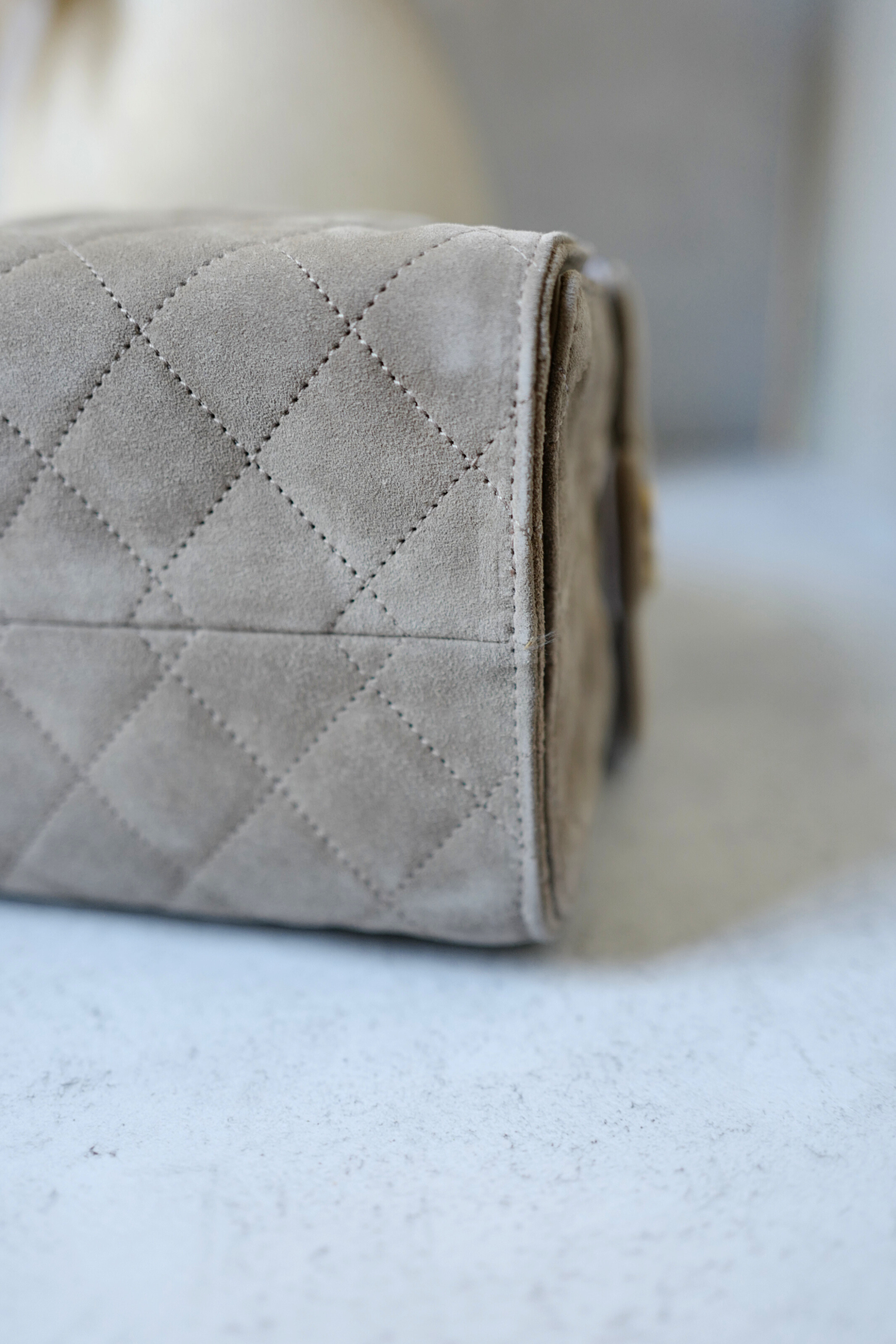 BNIB Chanel 25K Small Hobo Bag grey Suede with Gold Hardware