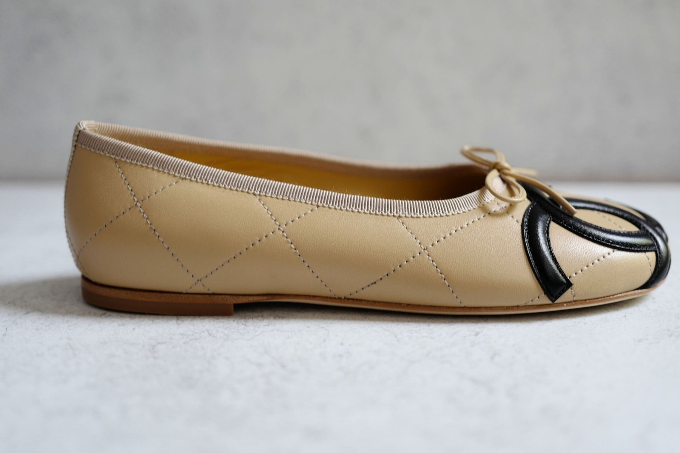 Chanel 26M Coco Beach Ballet Flats Beige Lambskin Size 37