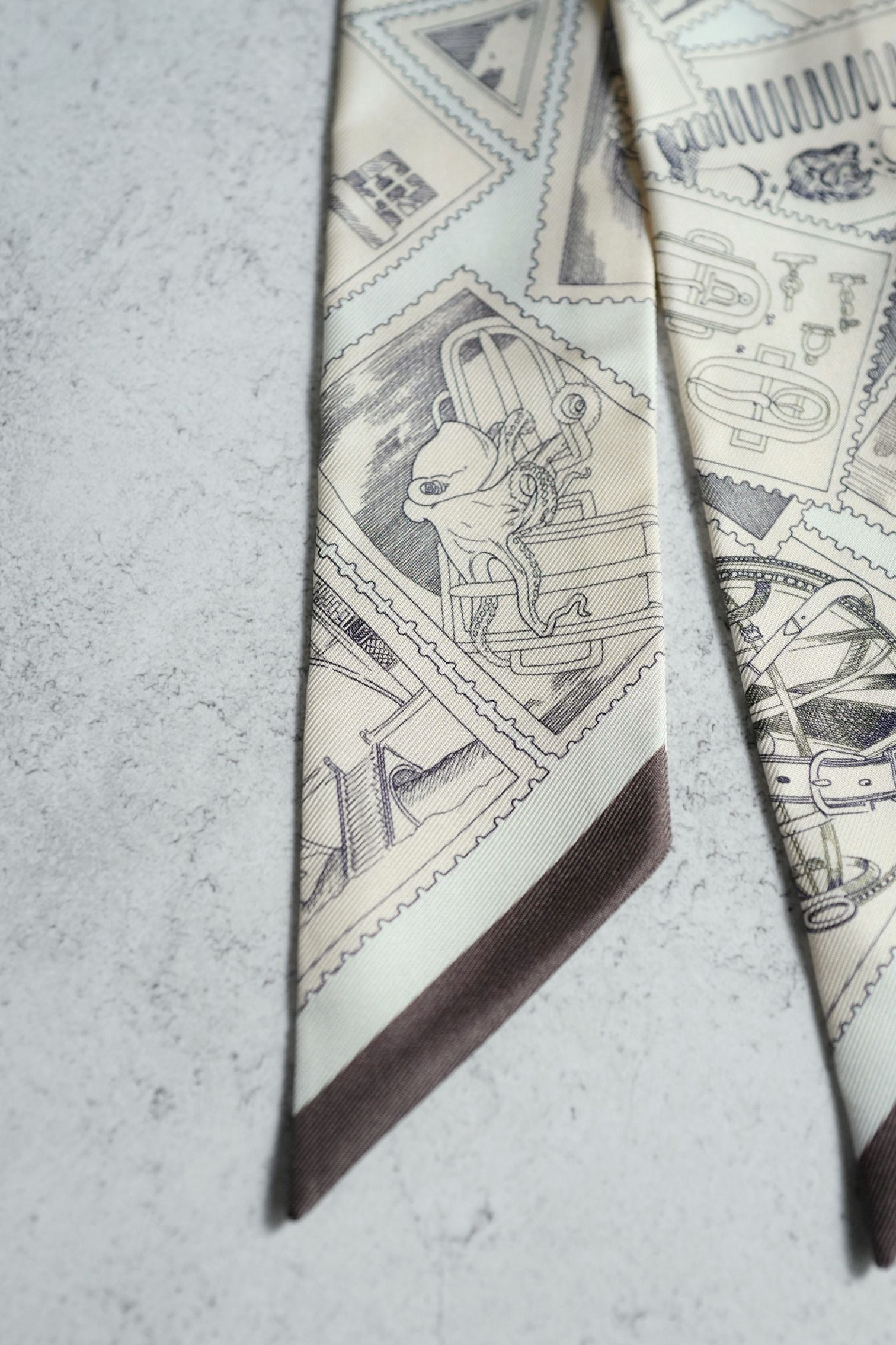 NEW Hermès Le Philateliste du Faubourg Twilly Parchemin / Graphite / Gris 100% Silk
