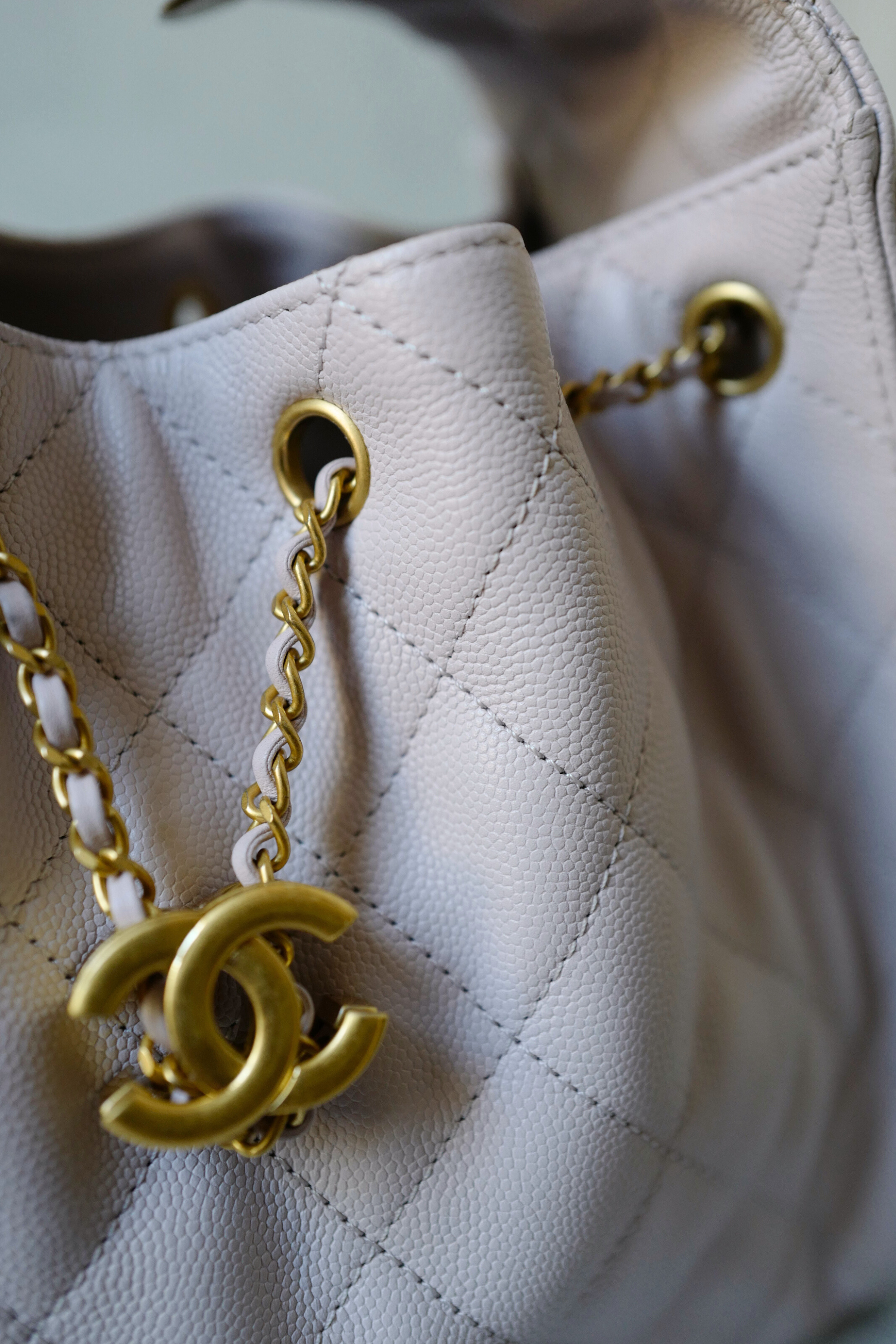 BNIB Chanel 25K Small Hobo Bag Light Pink Grained Calfskin with Gold Hardware