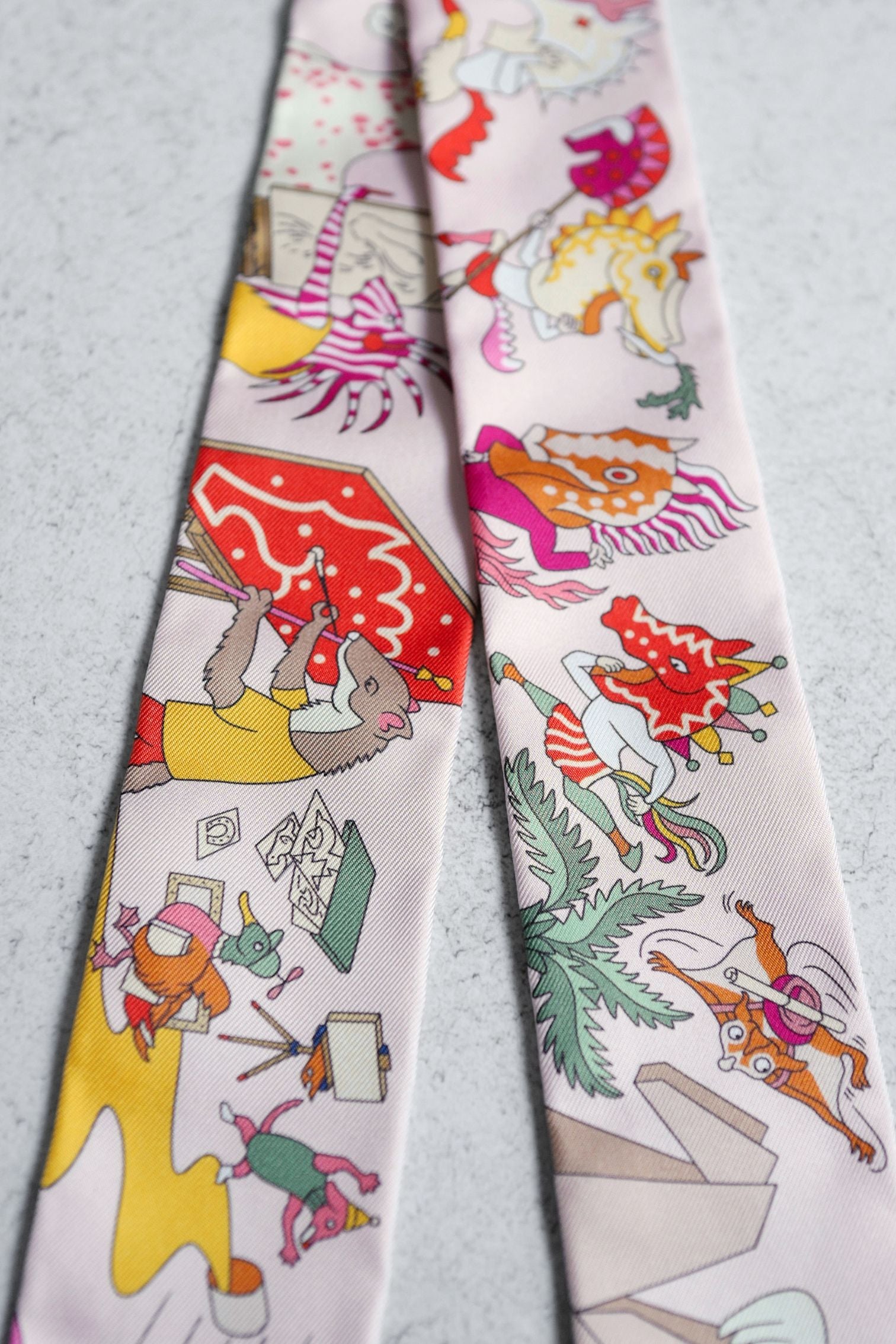 Hermès Academia Hippica Twilly Rose Nacre / Vert Amande / Multicolore 100% Silk