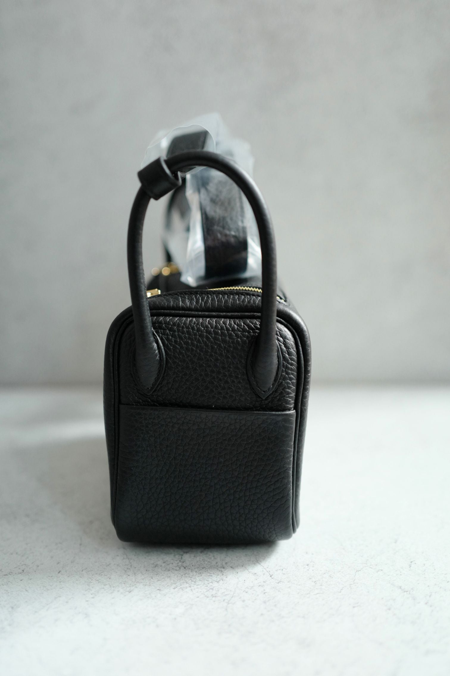 Brand New Hermès Mini Lindy Black Noir Clemence Gold Hardware U 2023