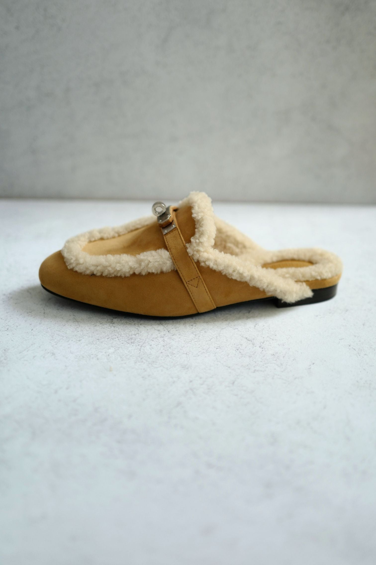 BNIB Hermes Oz Mule Shearling Miel / Ecru Suede Palladium Hardware size 38