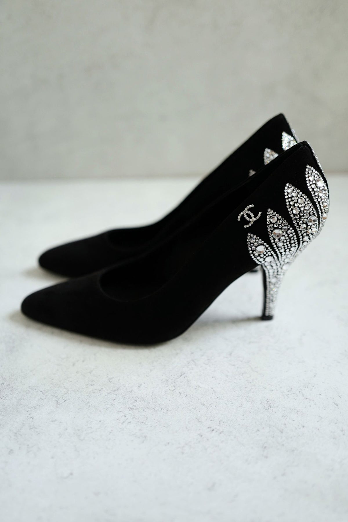 Chanel 26A Metiers d'Art Pumps Suede Kidskin Strass Black & Silver Size 37.5