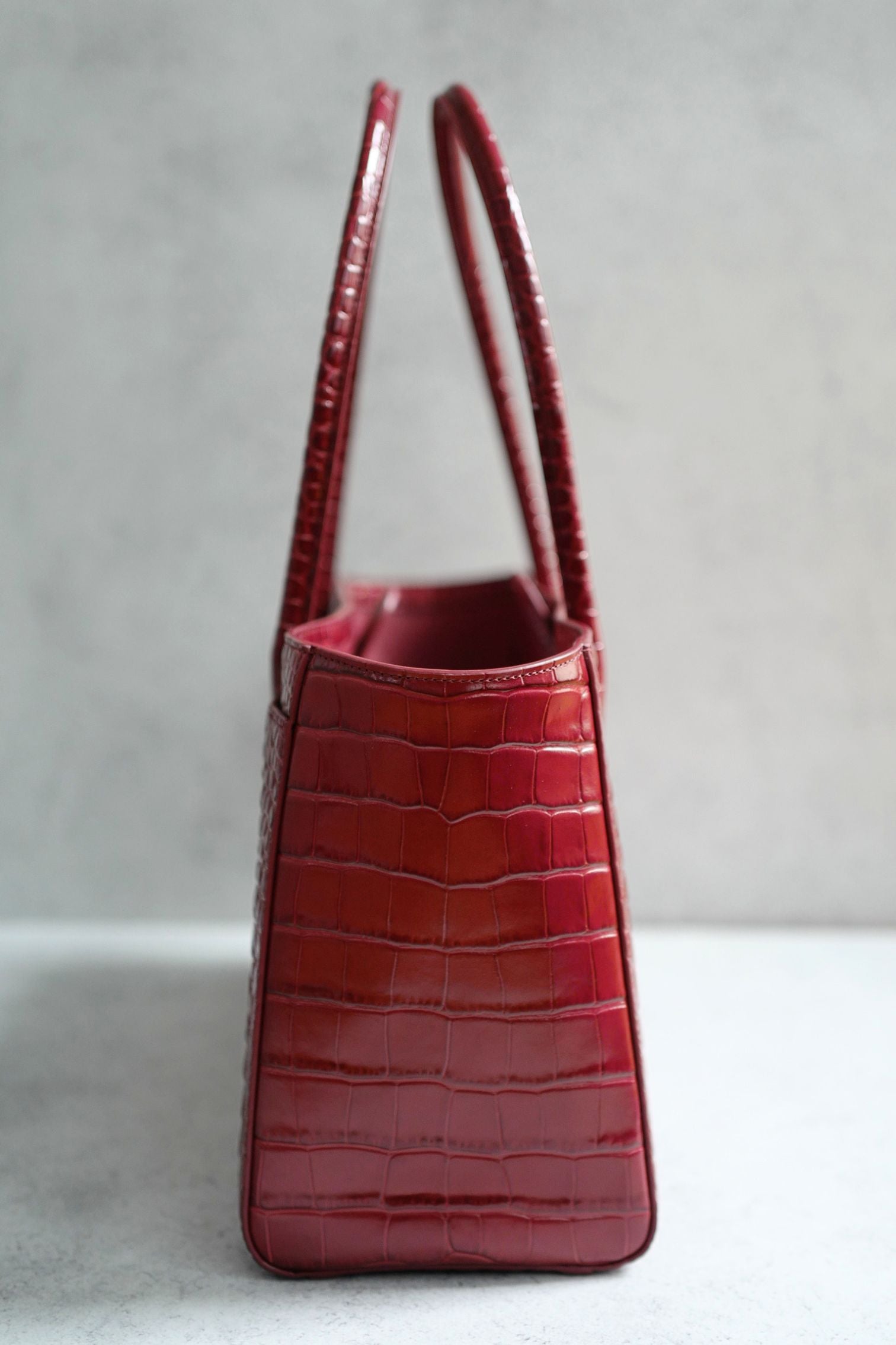 Chanel 26S Matthieu Blazy's Small Tote Red Crocodile Embossed Calfskin GHW