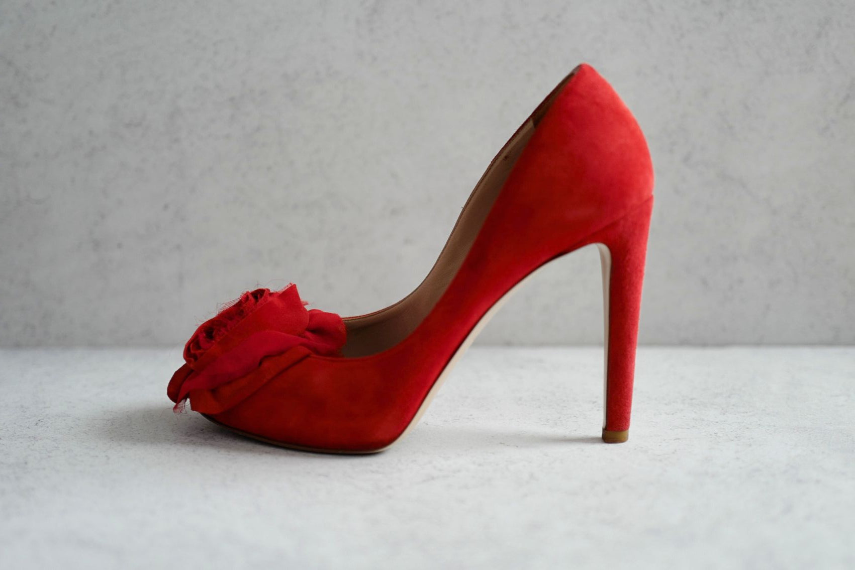 Preloved Valentino Heels Red Rose size 37 in Red